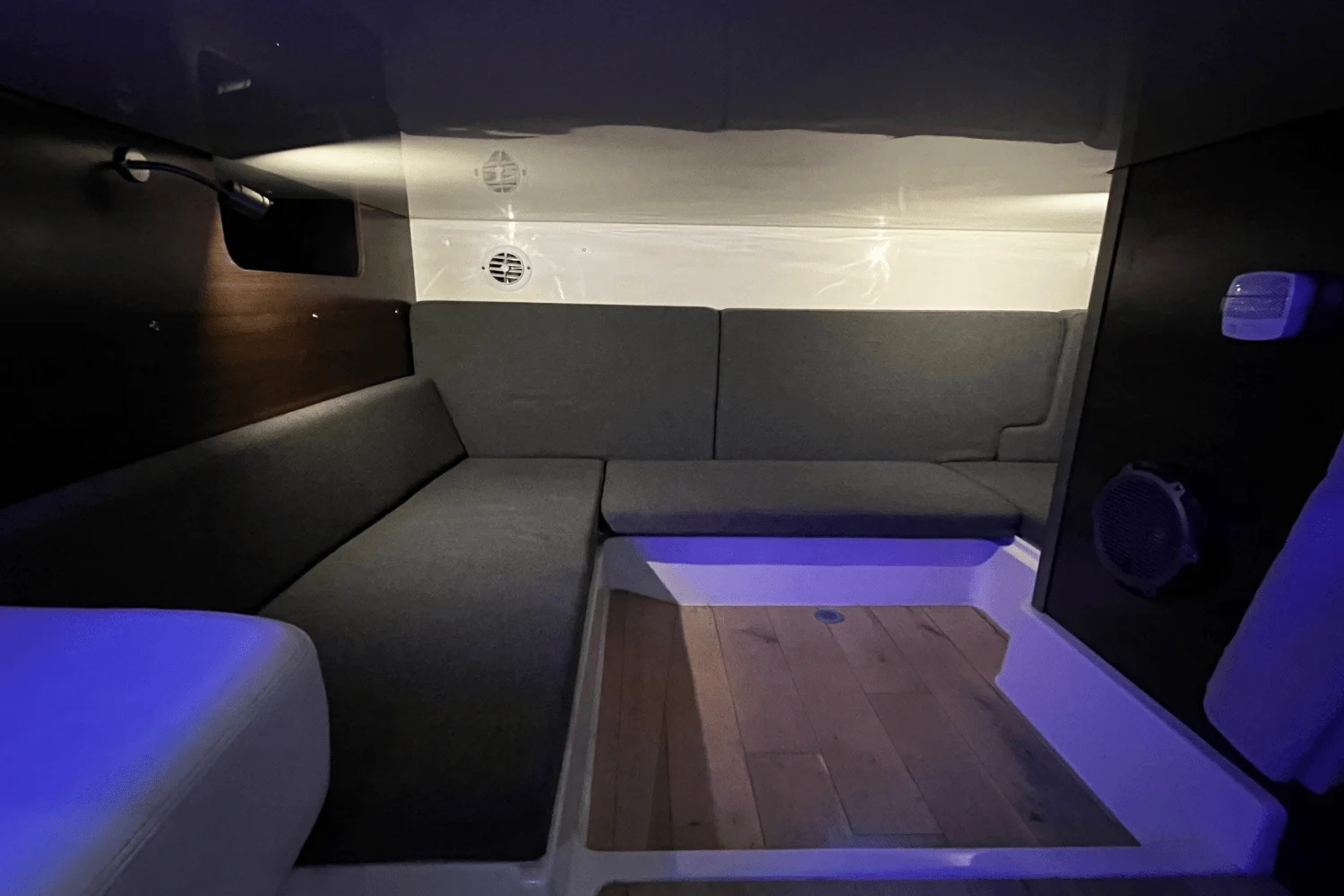 2018 Boston Whaler 345 CONQUEST Image Thumbnail #31