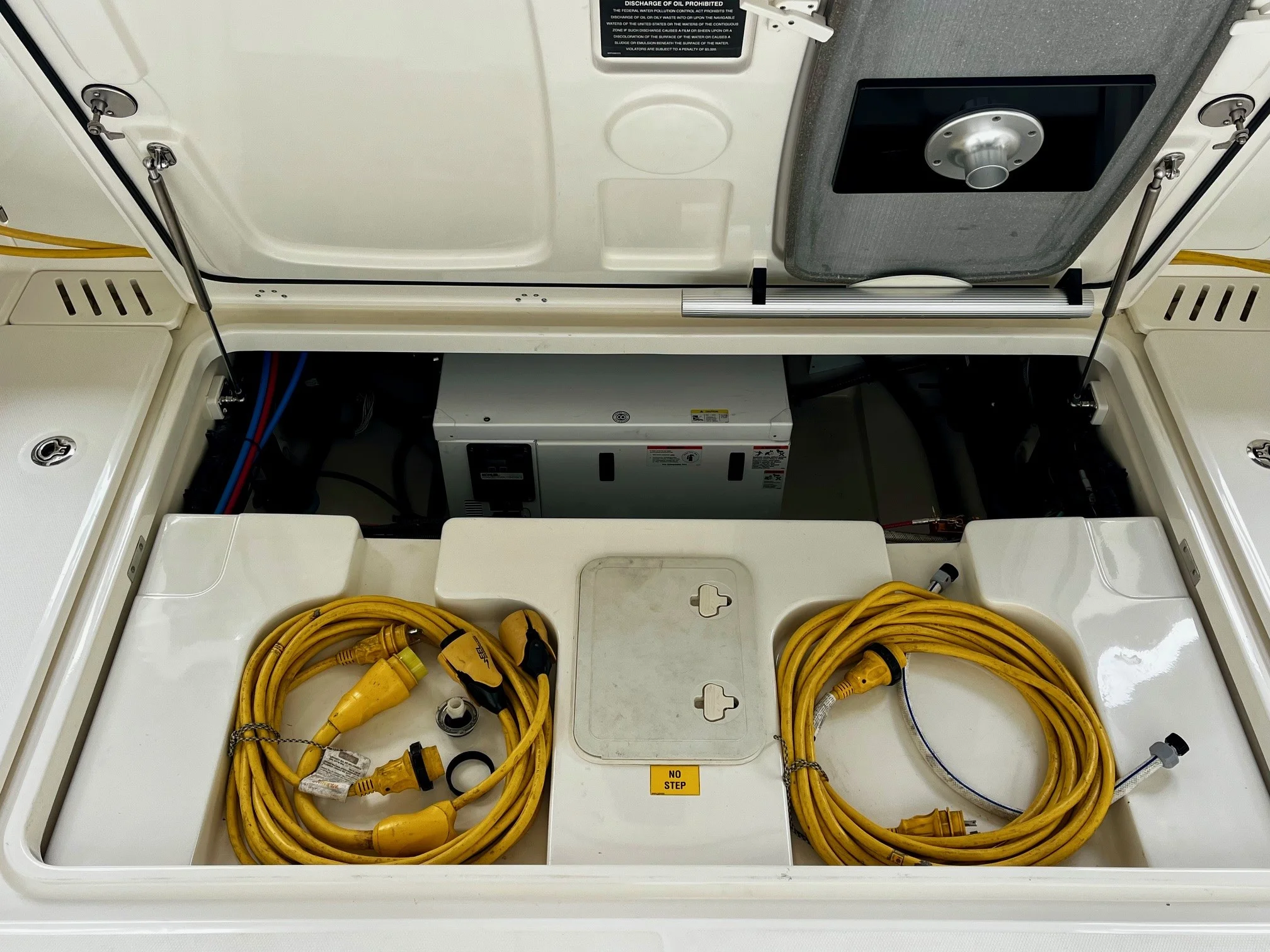 2018 Boston Whaler 345 CONQUEST Image Thumbnail #35