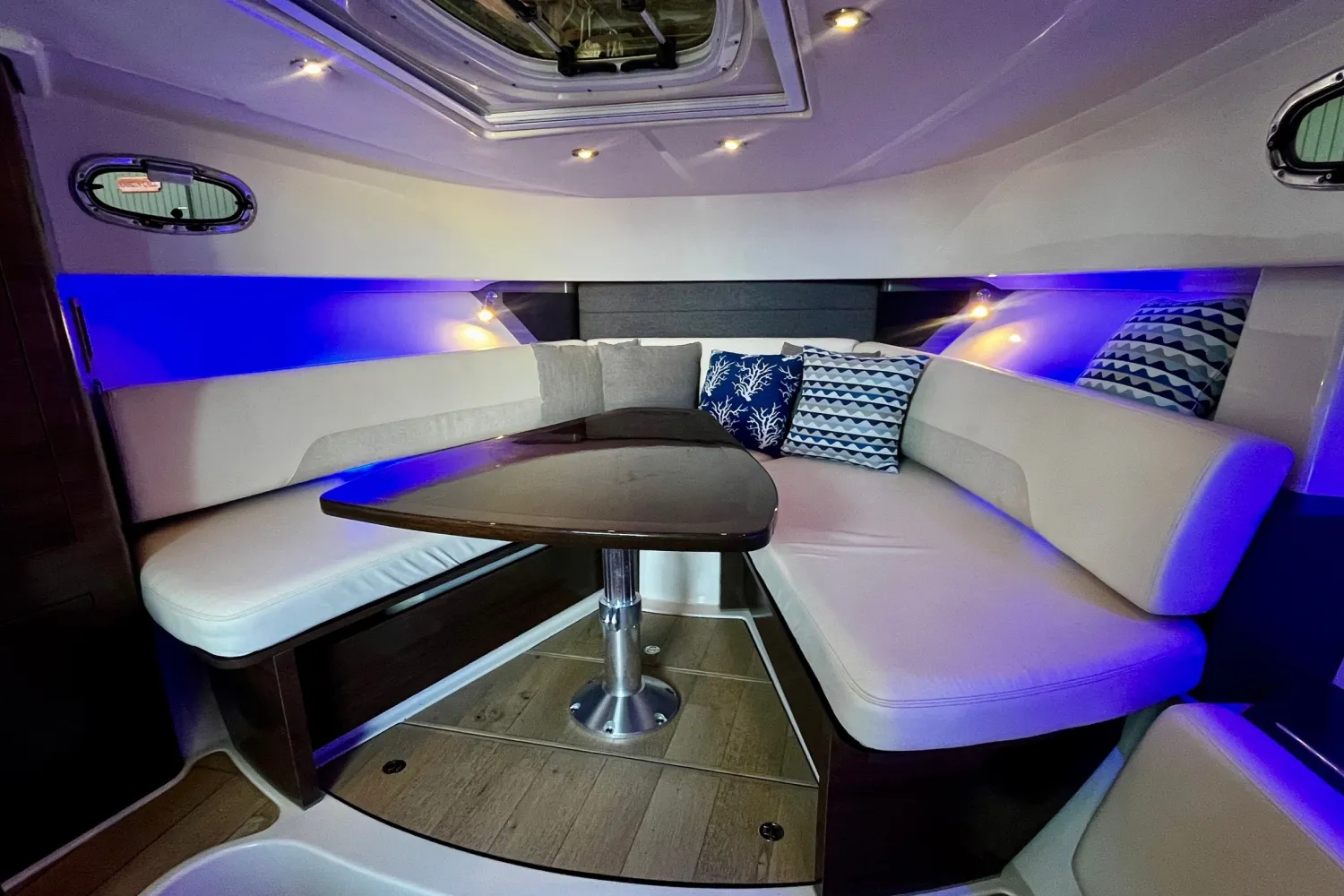 2018 Boston Whaler 345 CONQUEST Image Thumbnail #27