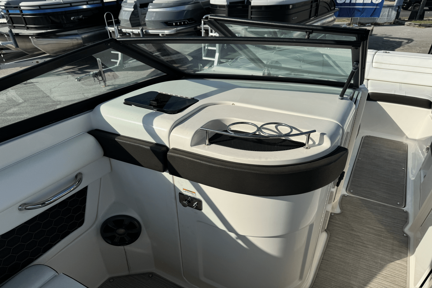 2019 Sea Ray 270 SDX OB Image Thumbnail #12