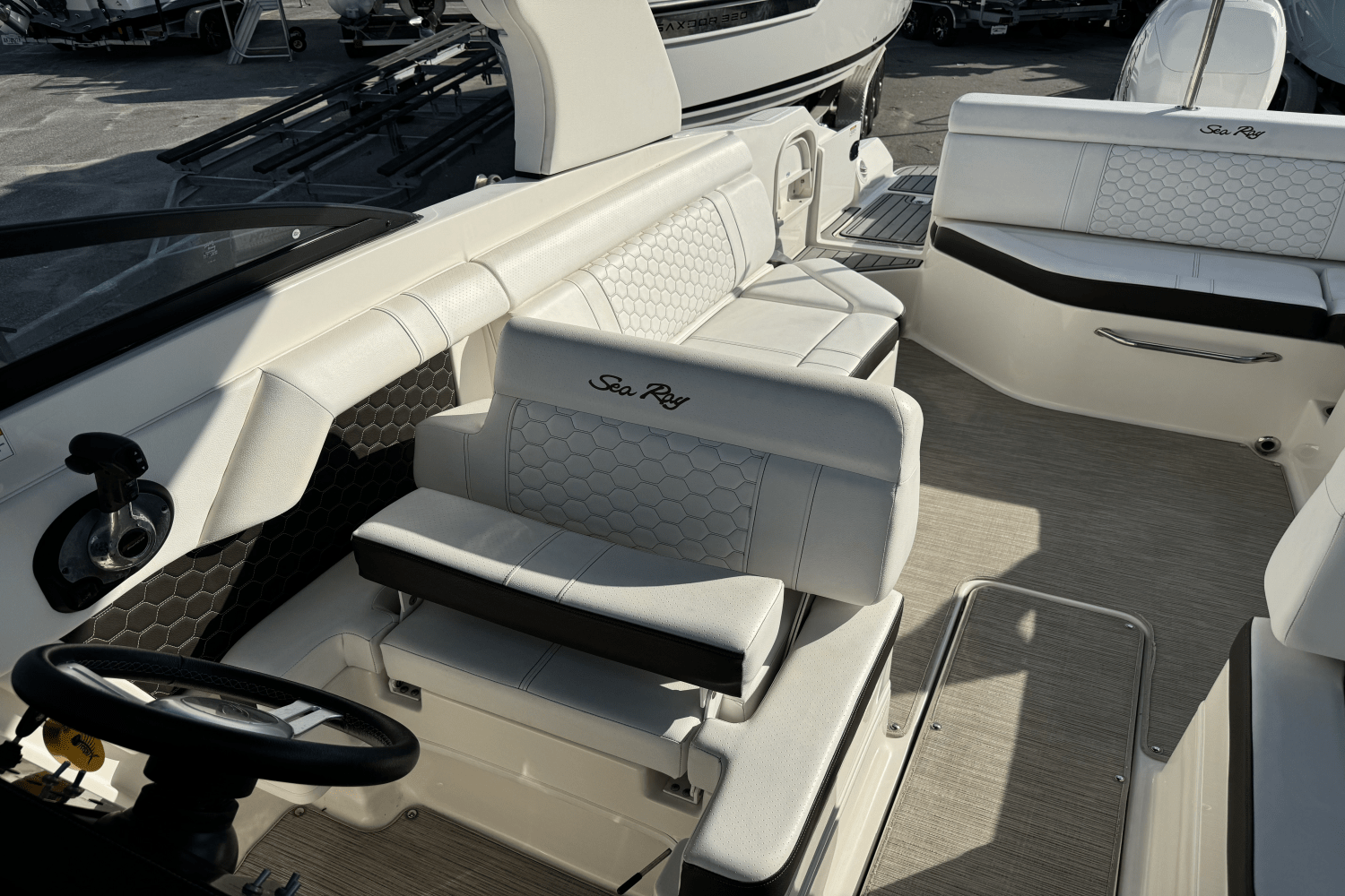 2019 Sea Ray 270 SDX OB Image Thumbnail #10