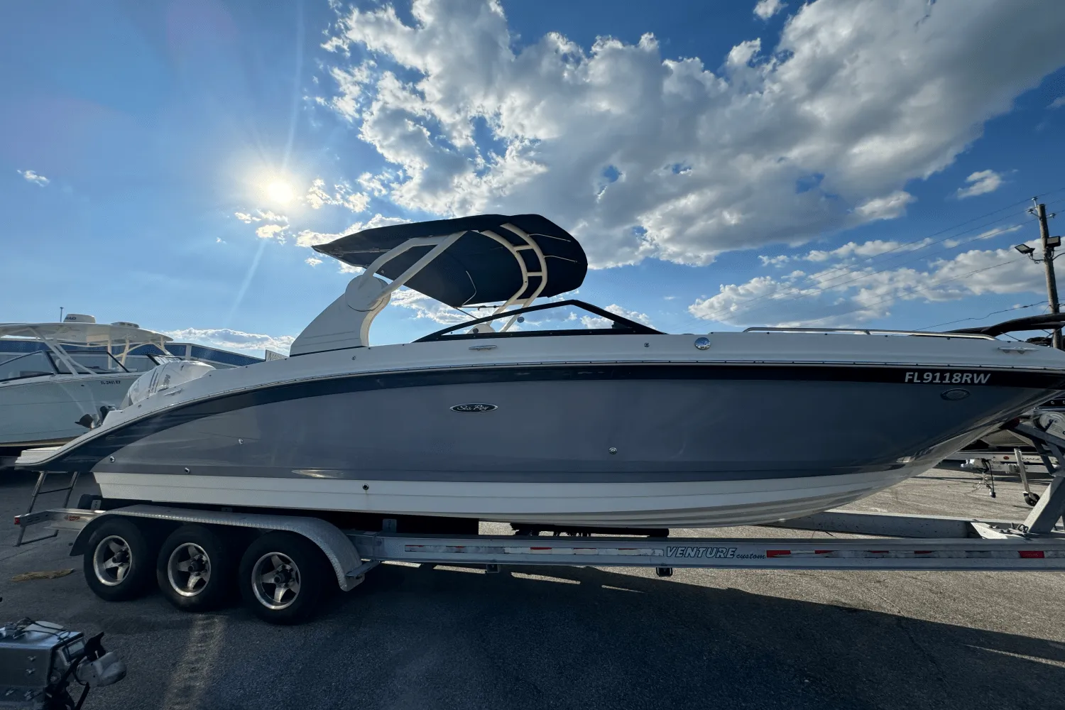 Thumbnail 4 for 2019 Sea Ray 270 SDX OB