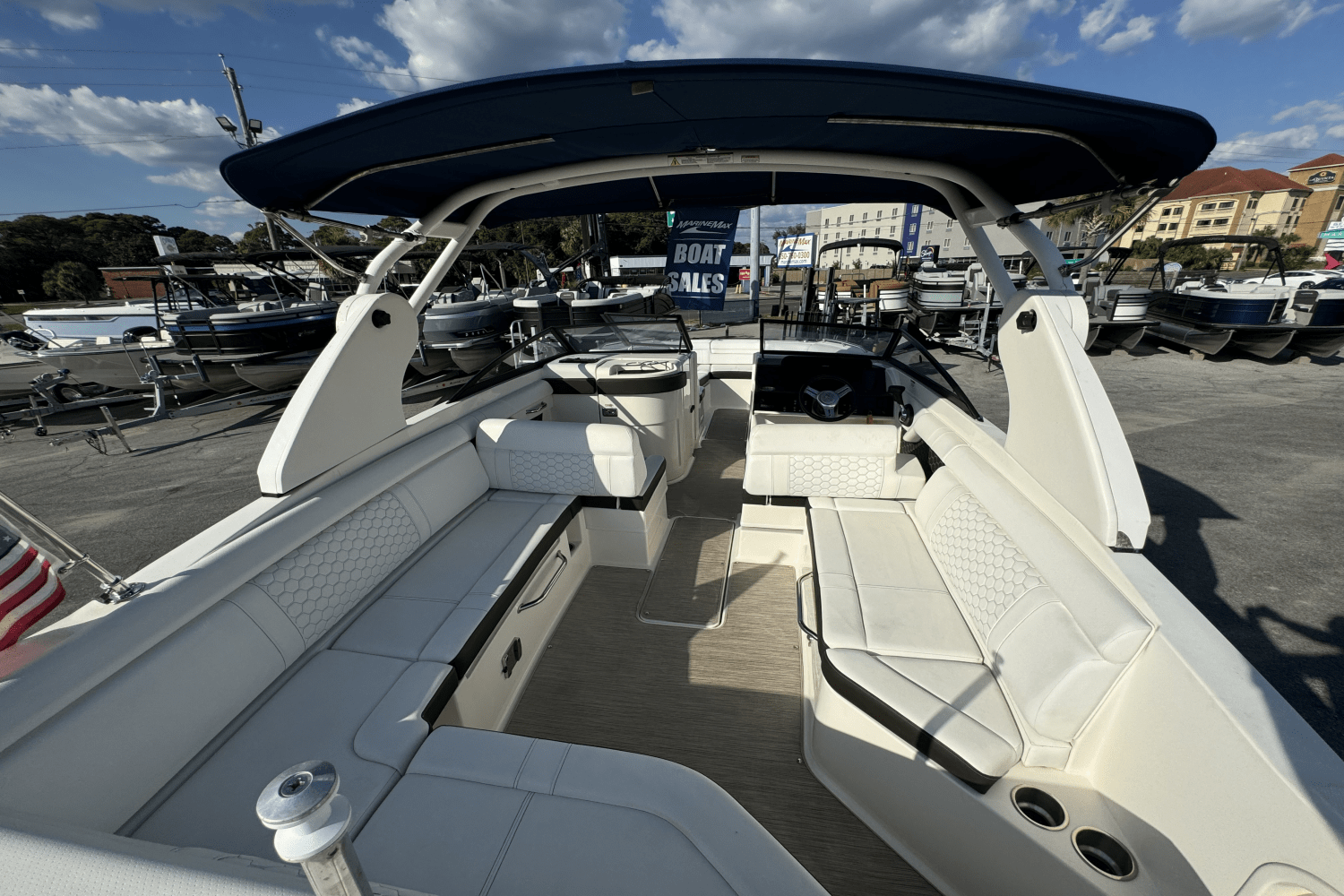 2019 Sea Ray 270 SDX OB Image Thumbnail #8