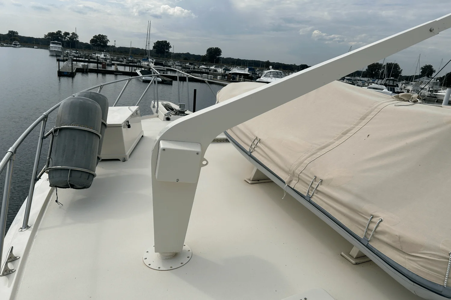 1984 Hatteras 60 CONTERTIBLE Image Thumbnail #73