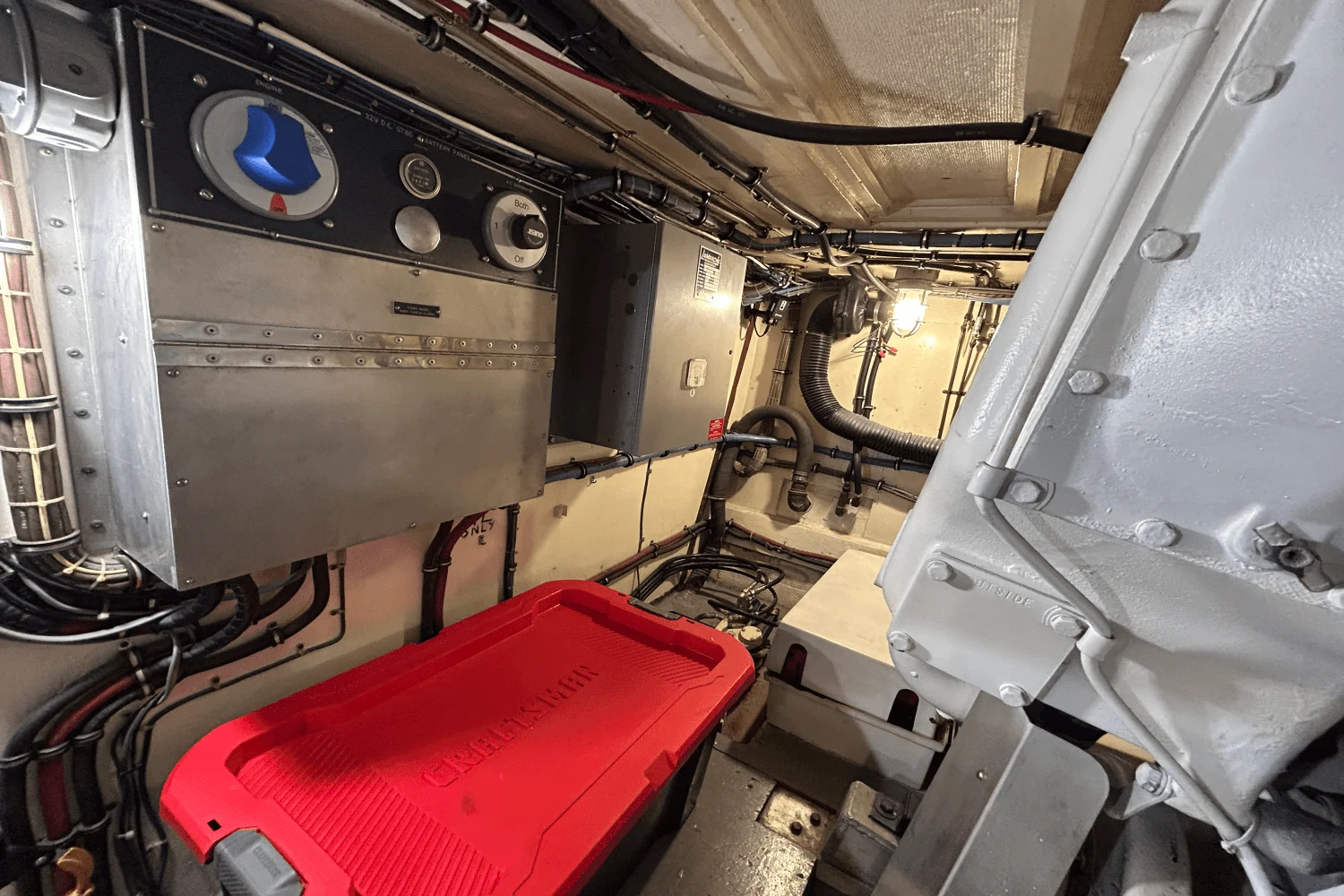 1984 Hatteras 60 CONTERTIBLE Image Thumbnail #52