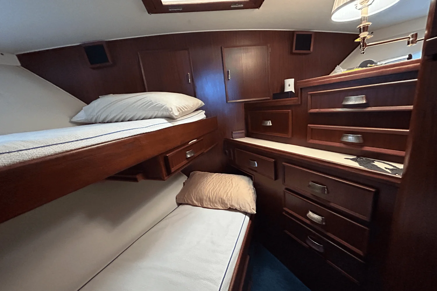 1984 Hatteras 60 CONTERTIBLE Image Thumbnail #29