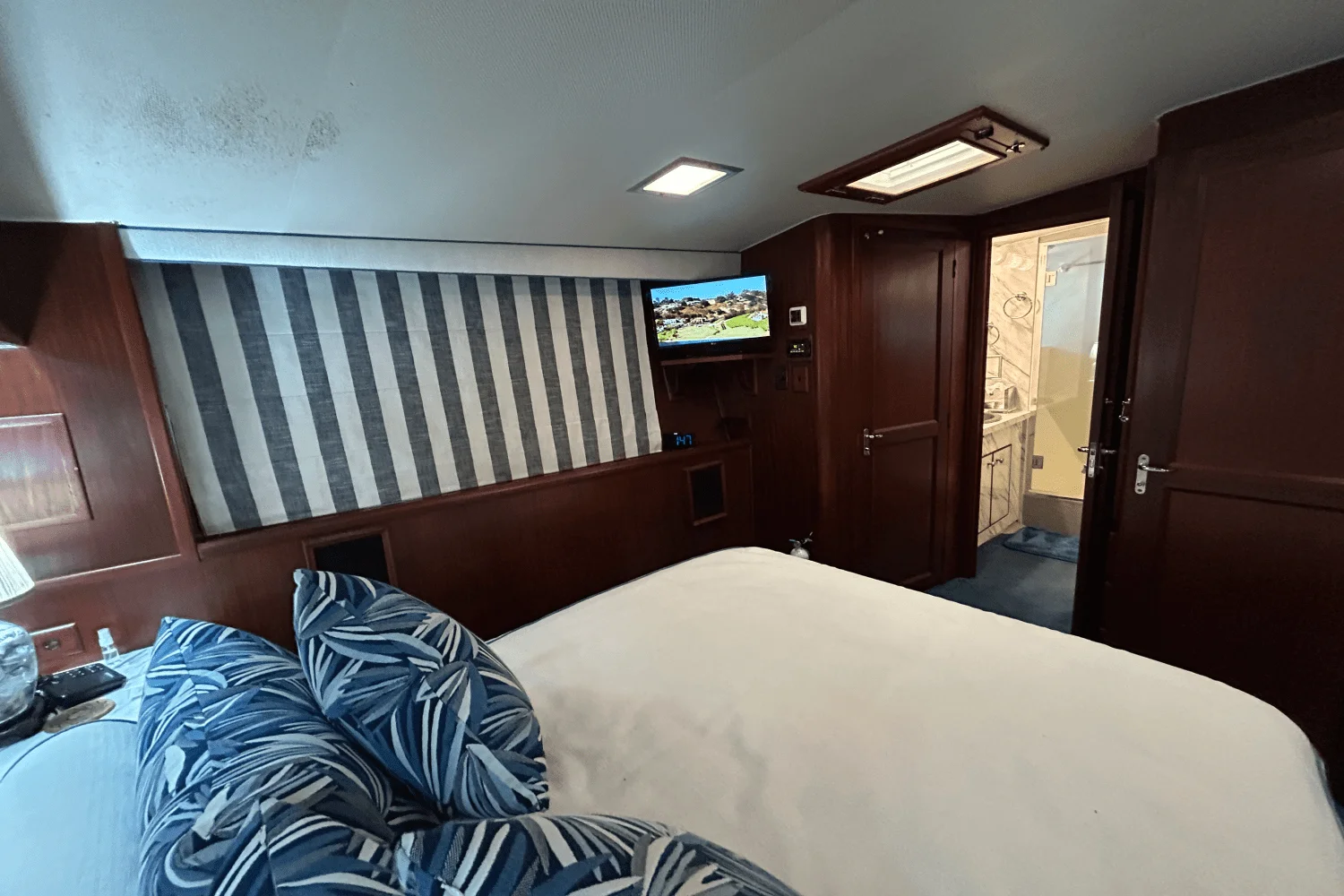 1984 Hatteras 60 CONTERTIBLE Image Thumbnail #36