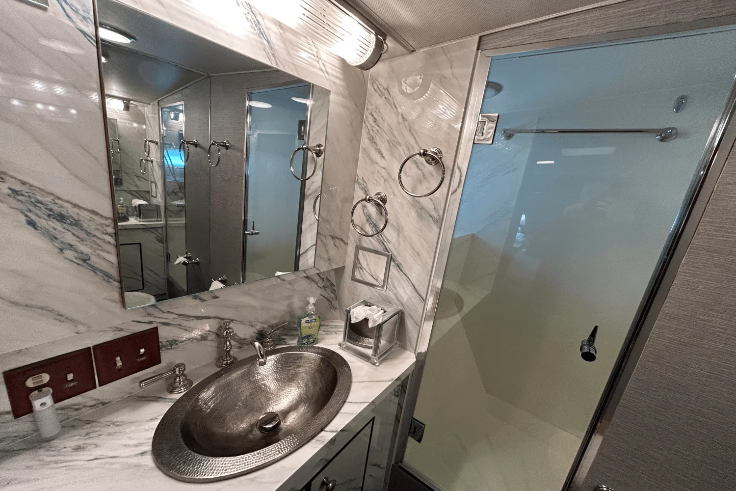 1984 Hatteras 60 CONTERTIBLE Image Thumbnail #39