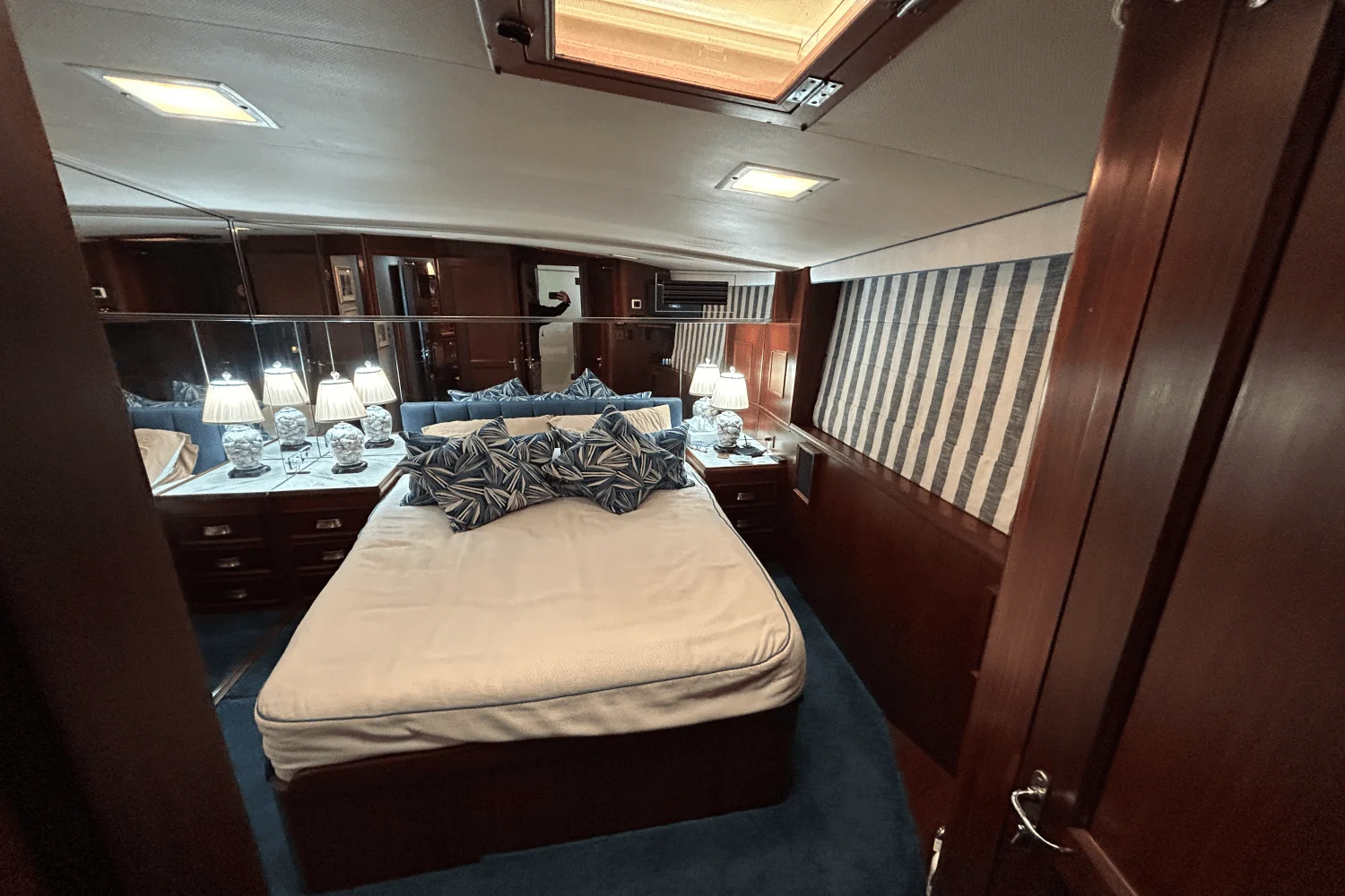 1984 Hatteras 60 CONTERTIBLE Image Thumbnail #35