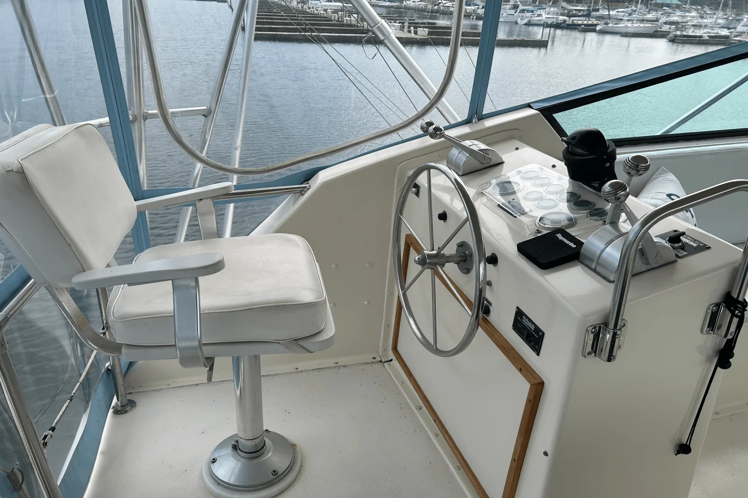 1984 Hatteras 60 CONTERTIBLE Image Thumbnail #61