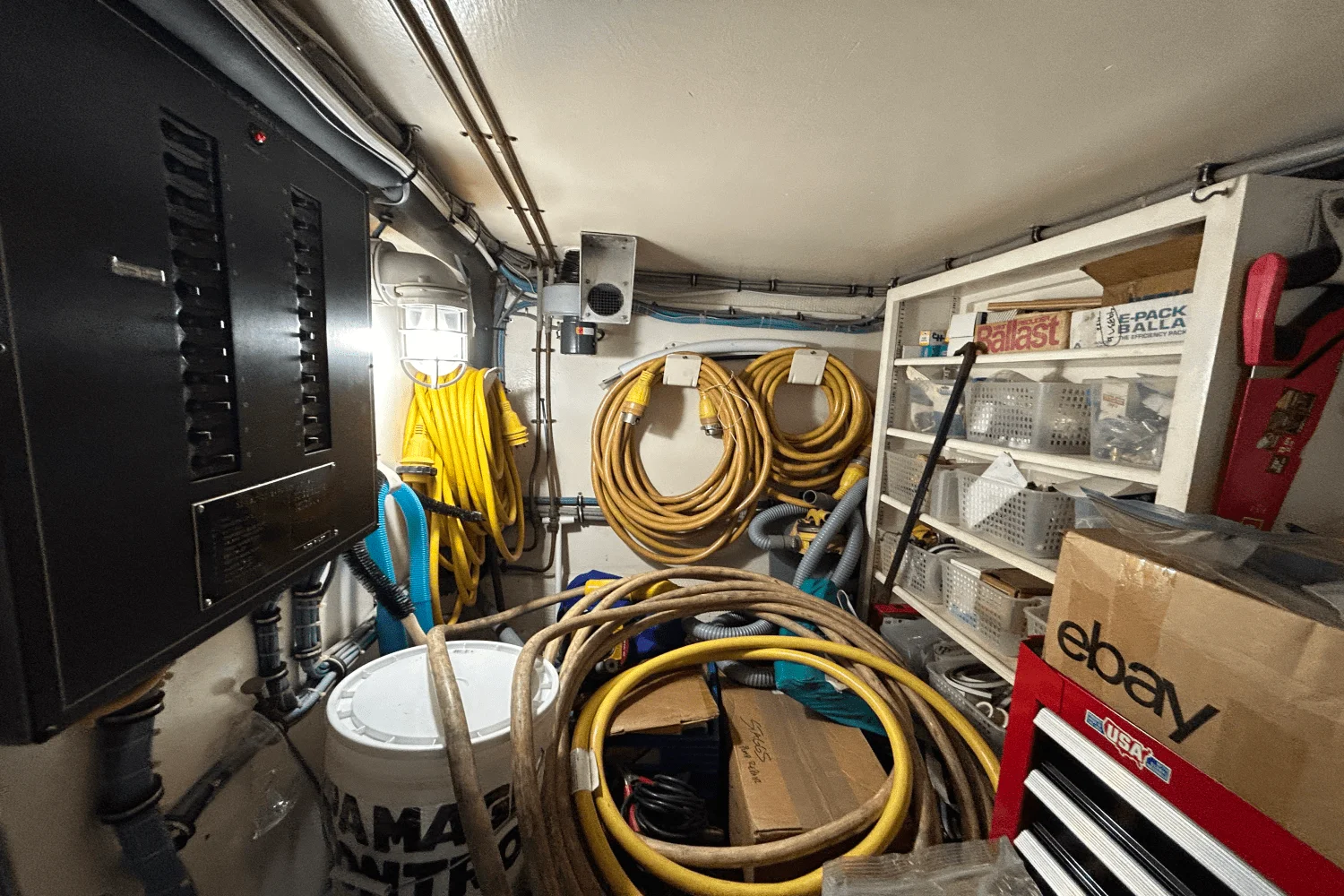 1984 Hatteras 60 CONTERTIBLE Image Thumbnail #46