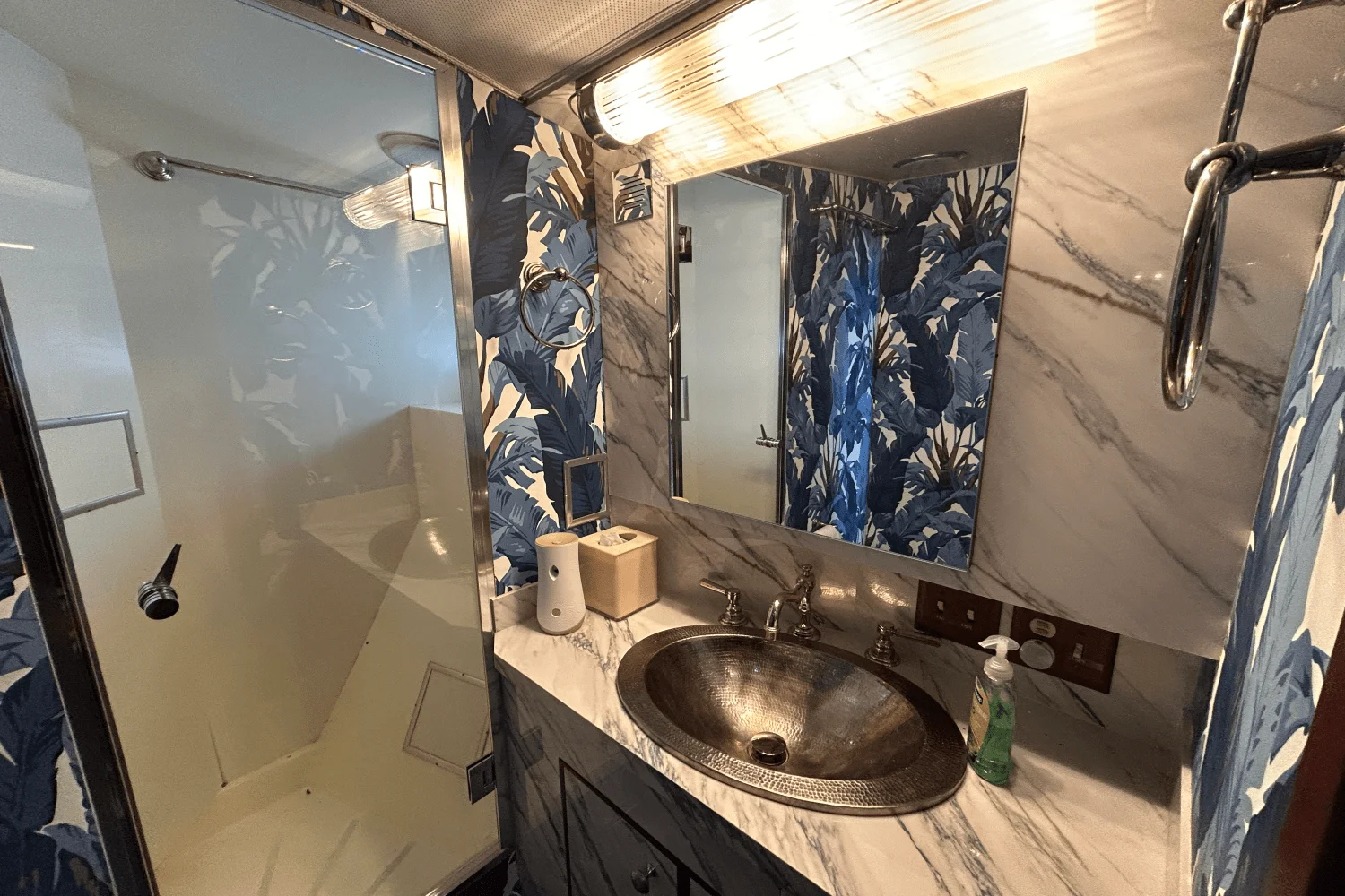 1984 Hatteras 60 CONTERTIBLE Image Thumbnail #26