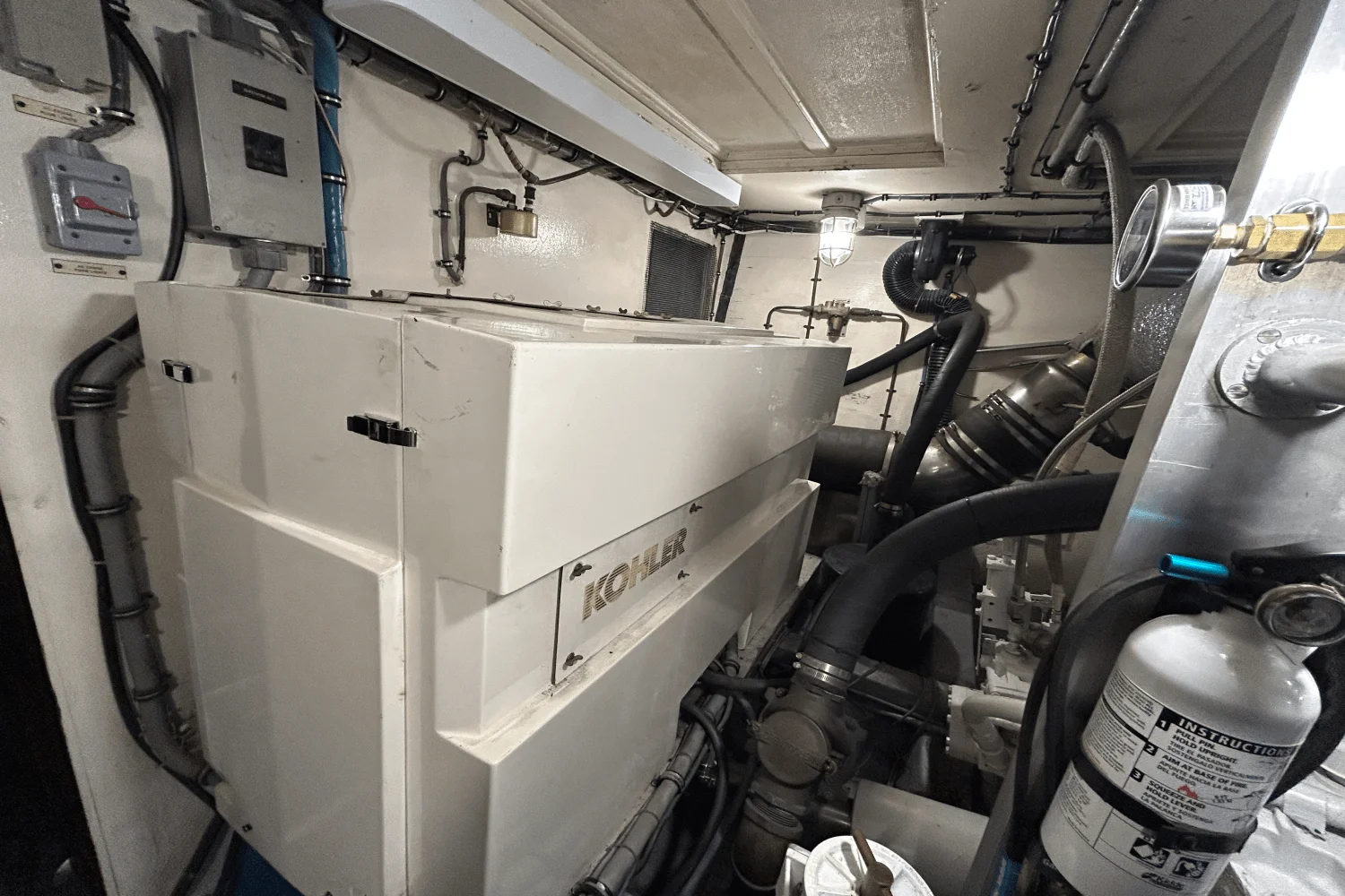 1984 Hatteras 60 CONTERTIBLE Image Thumbnail #48