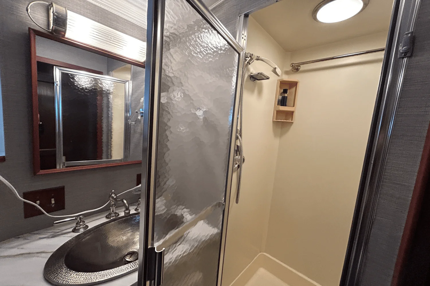 1984 Hatteras 60 CONTERTIBLE Image Thumbnail #31