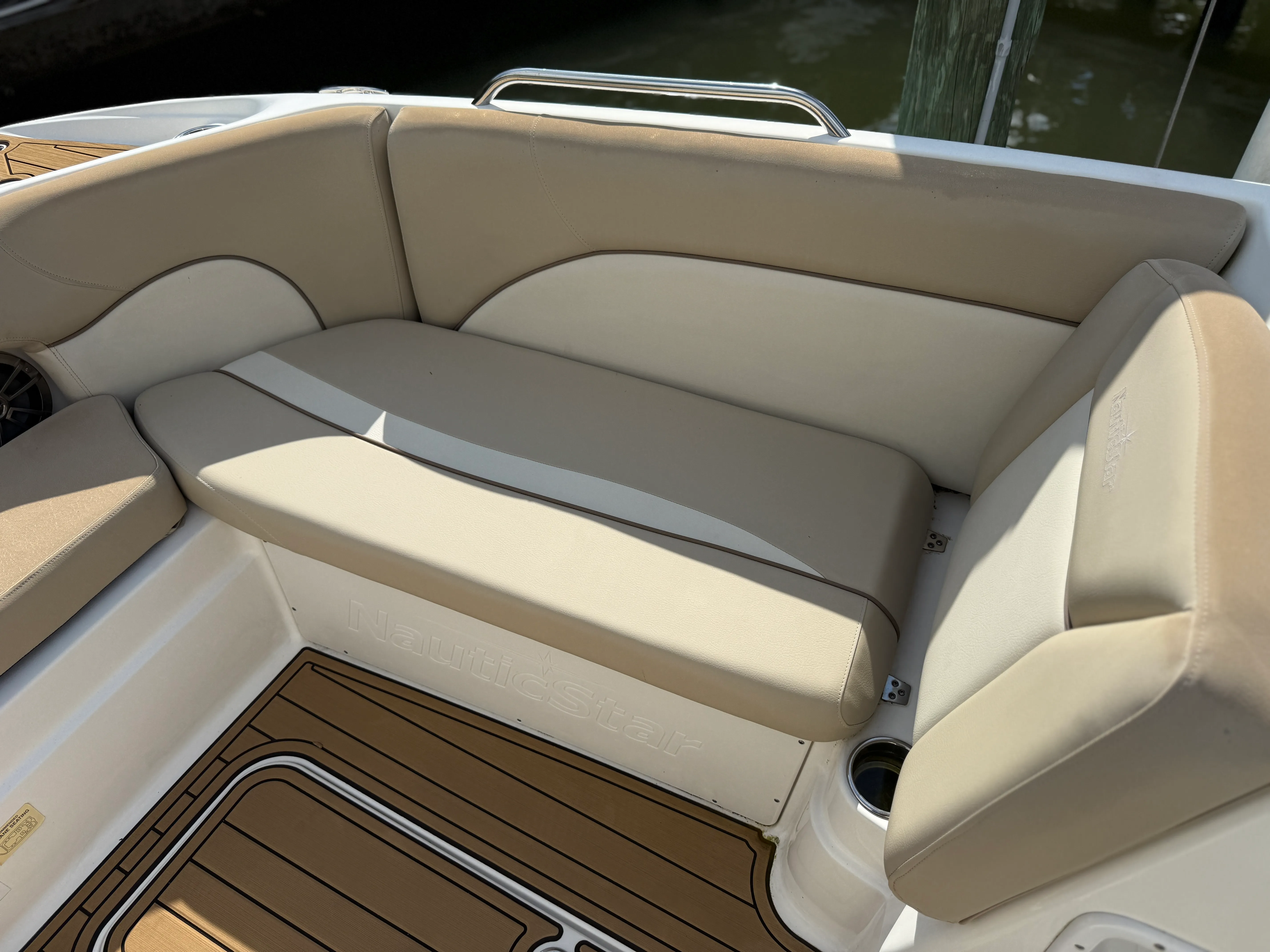2022 NauticStar 223 DC Image Thumbnail #25