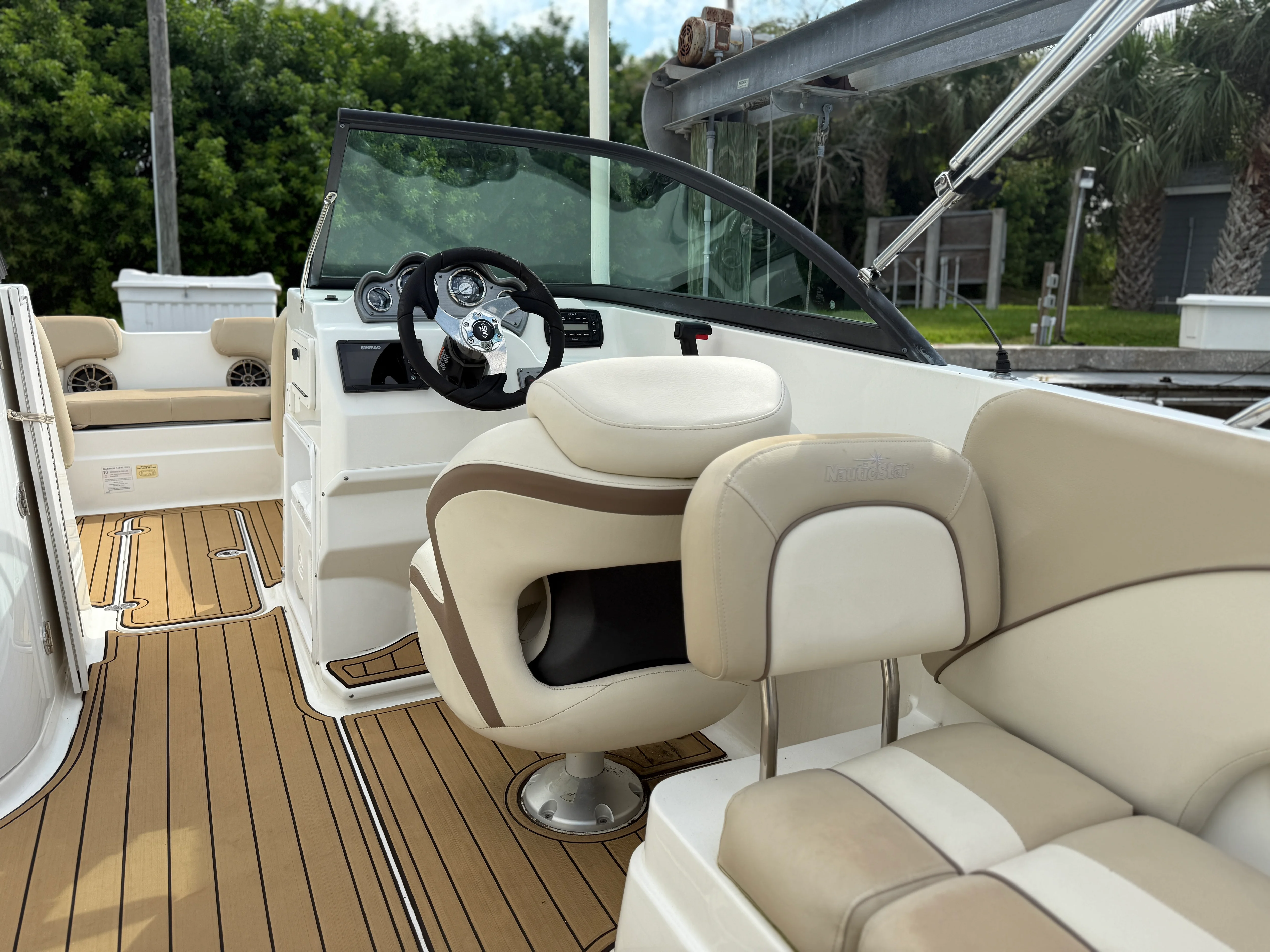 2022 NauticStar 223 DC Image Thumbnail #10