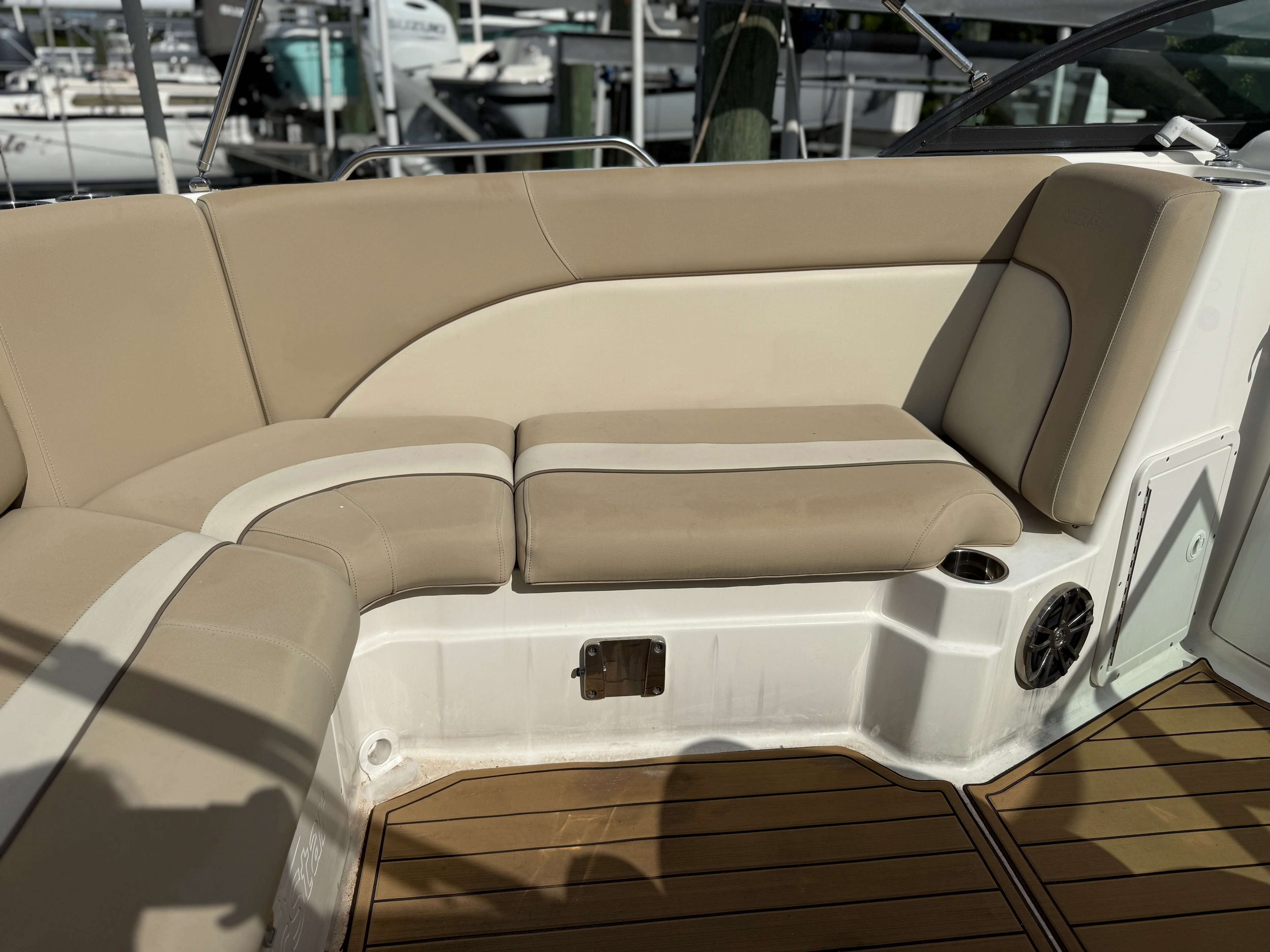 2022 NauticStar 223 DC Image Thumbnail #9