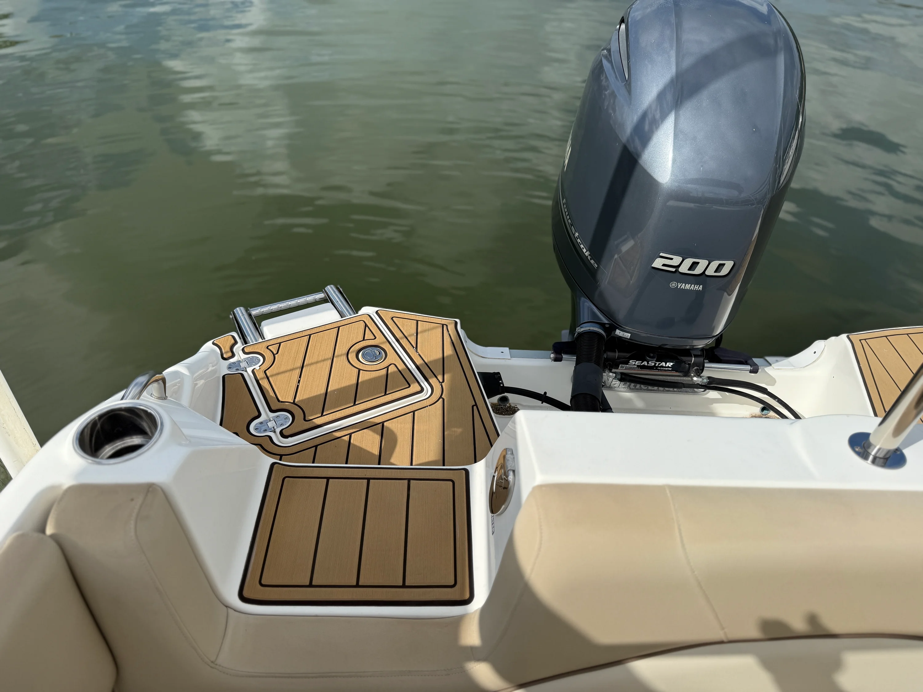 2022 NauticStar 223 DC Image Thumbnail #4