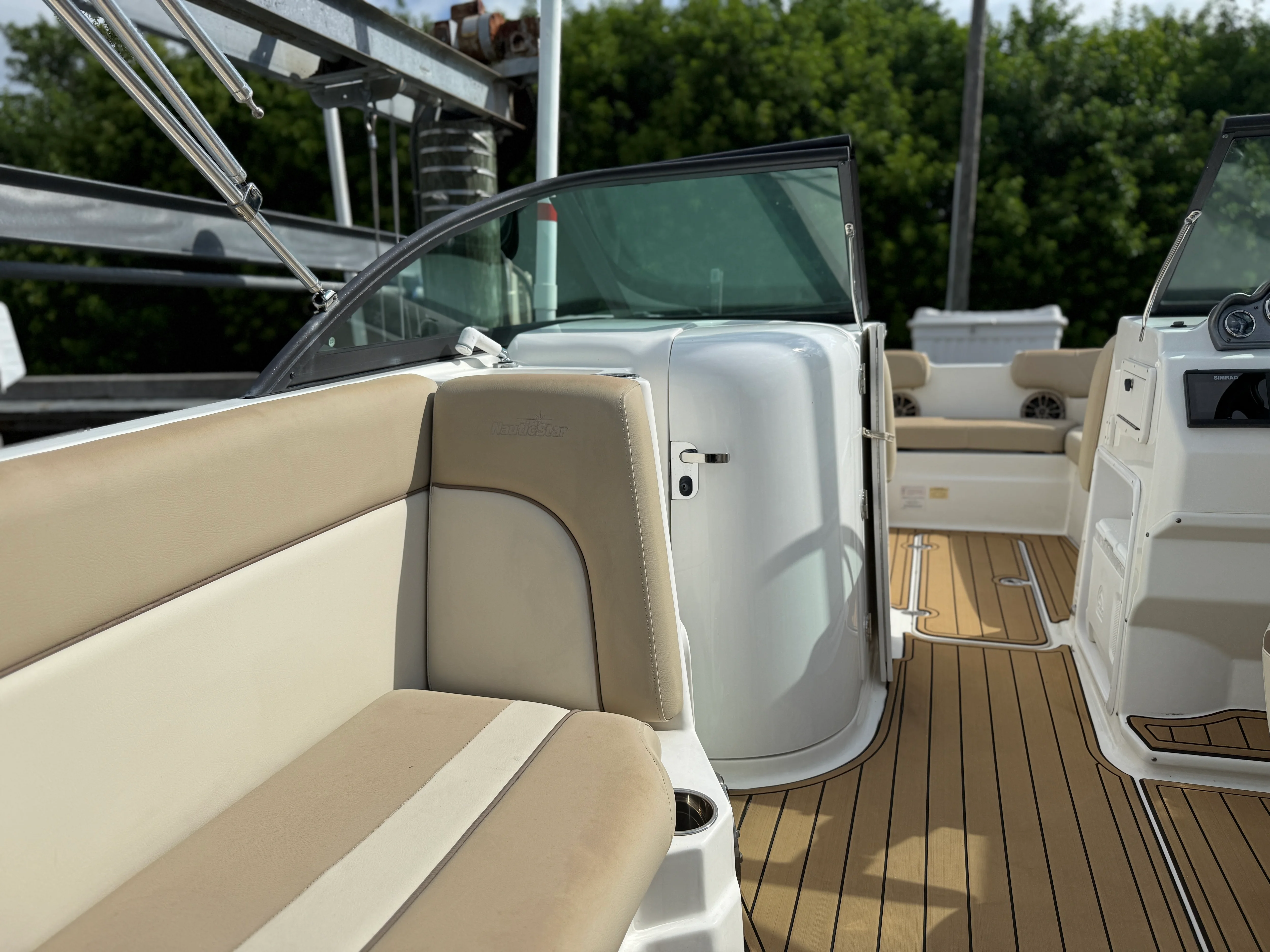 2022 NauticStar 223 DC Image Thumbnail #12