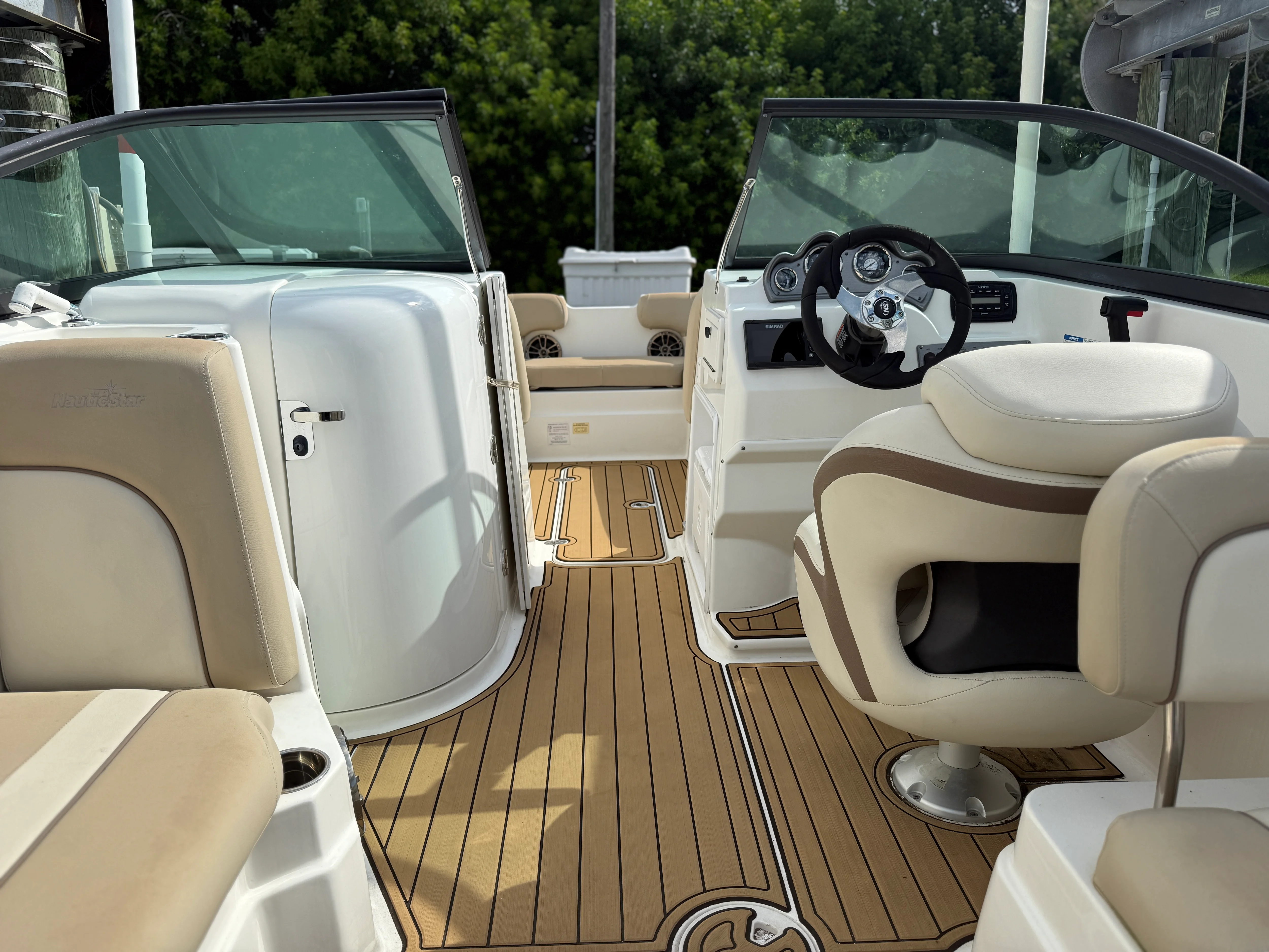 2022 NauticStar 223 DC Image Thumbnail #11