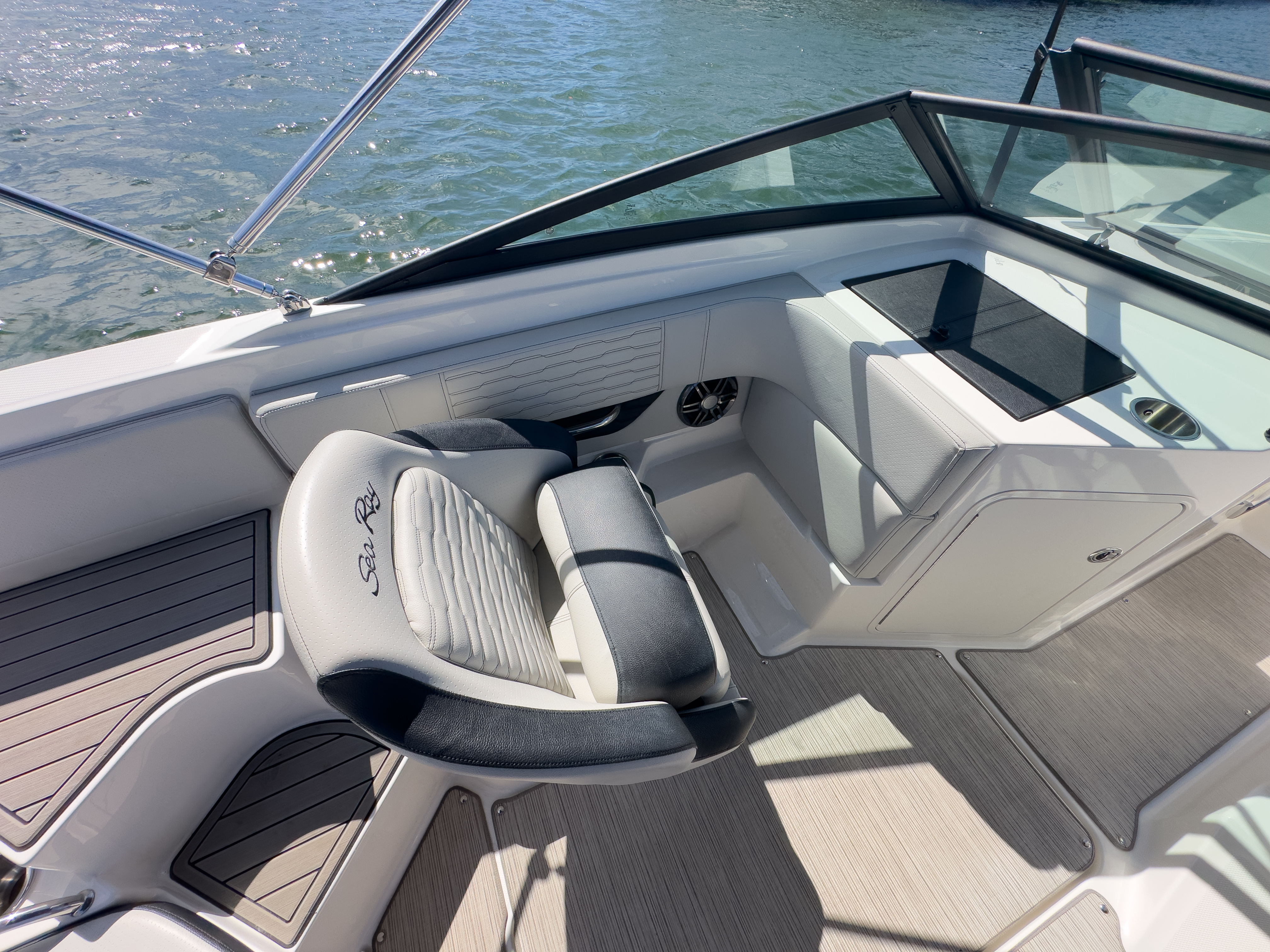 2022 Sea Ray SPX 190 OB Image Thumbnail #11