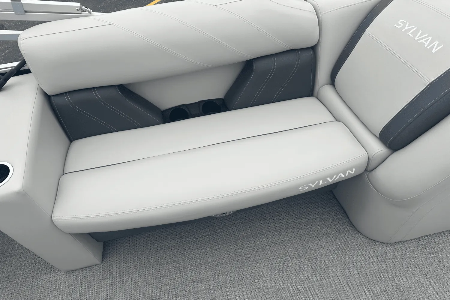 2023 Sylvan 8520 MIRAGE PF Image Thumbnail #5
