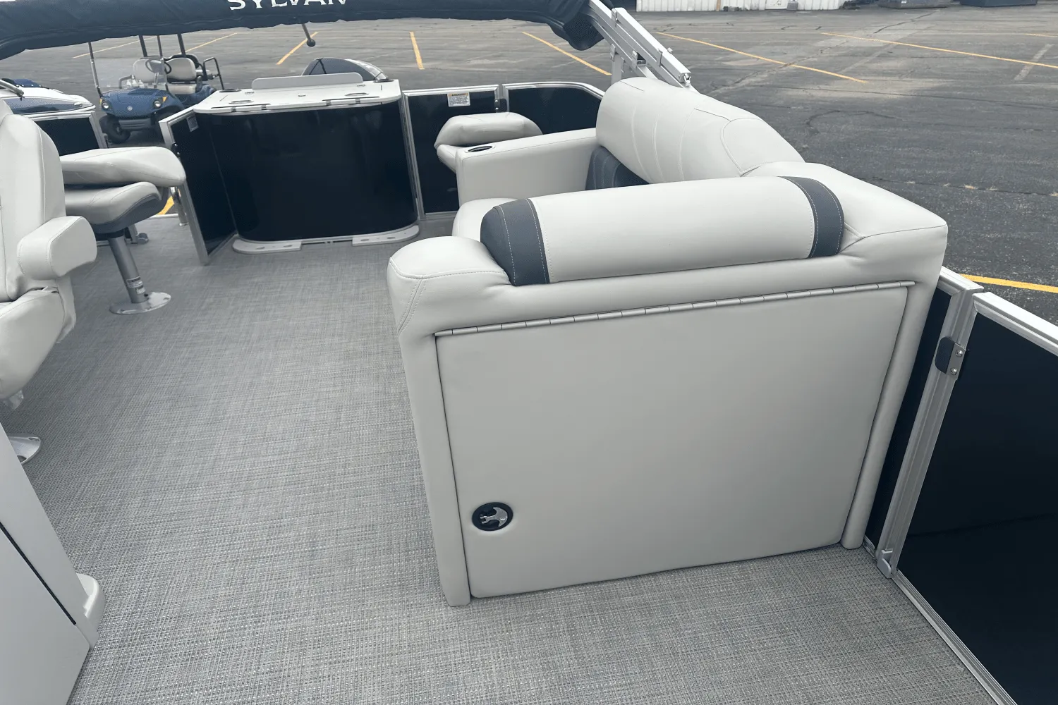 2023 Sylvan 8520 MIRAGE PF Image Thumbnail #12
