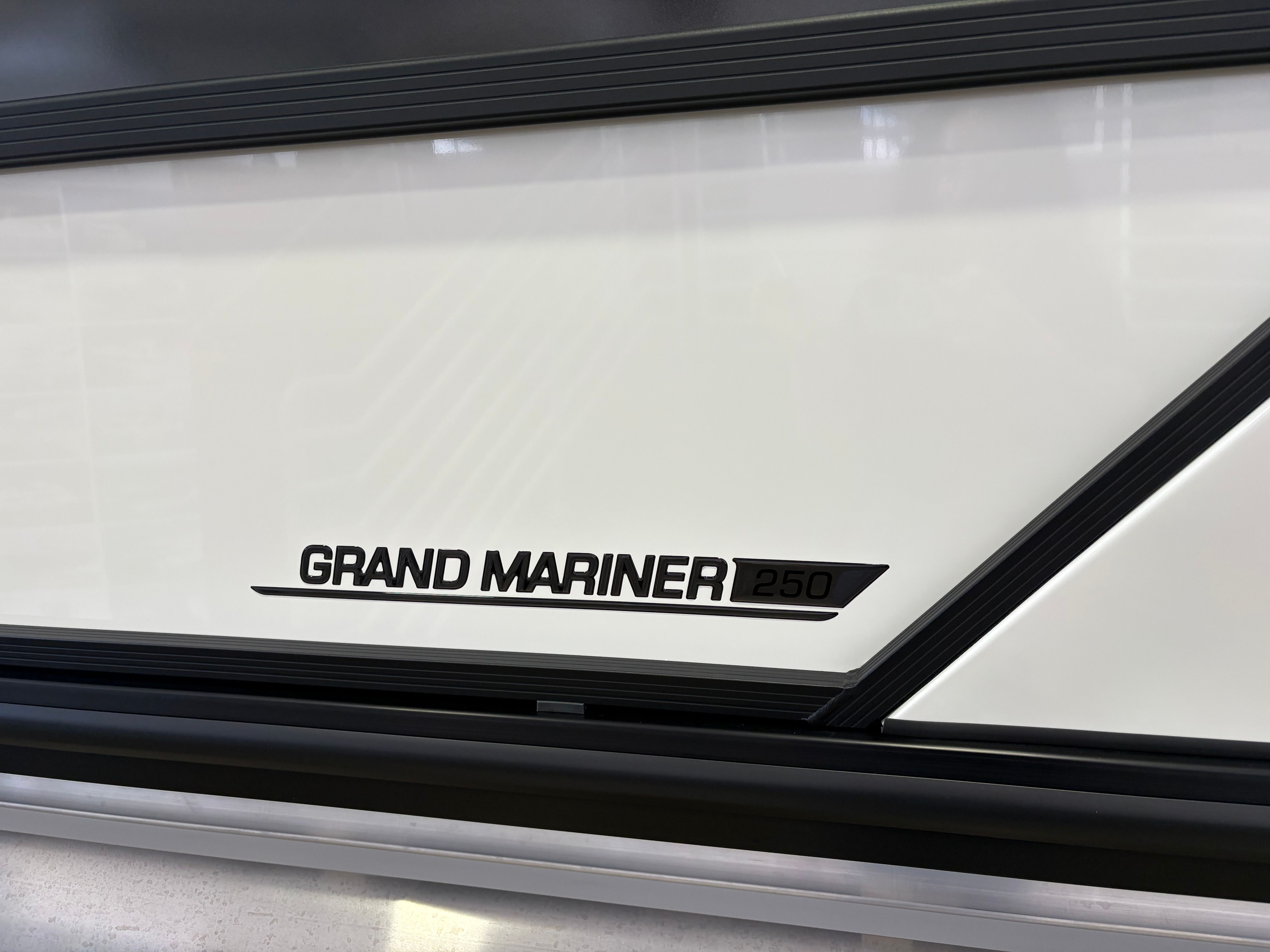 2026 Harris Grand Mariner 250 Image Thumbnail #17