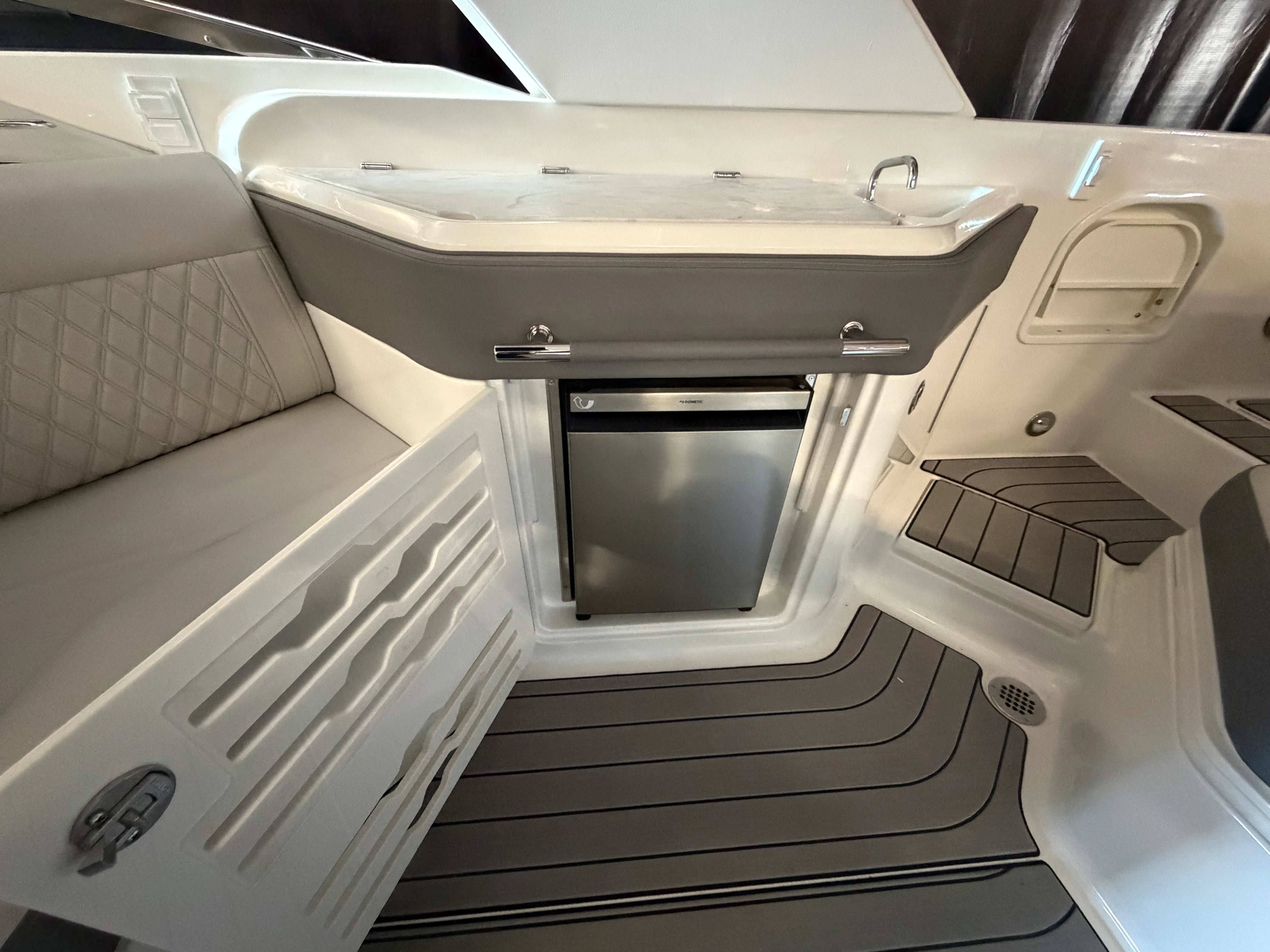 2026 Sea Ray SLX 310 Image Thumbnail #20