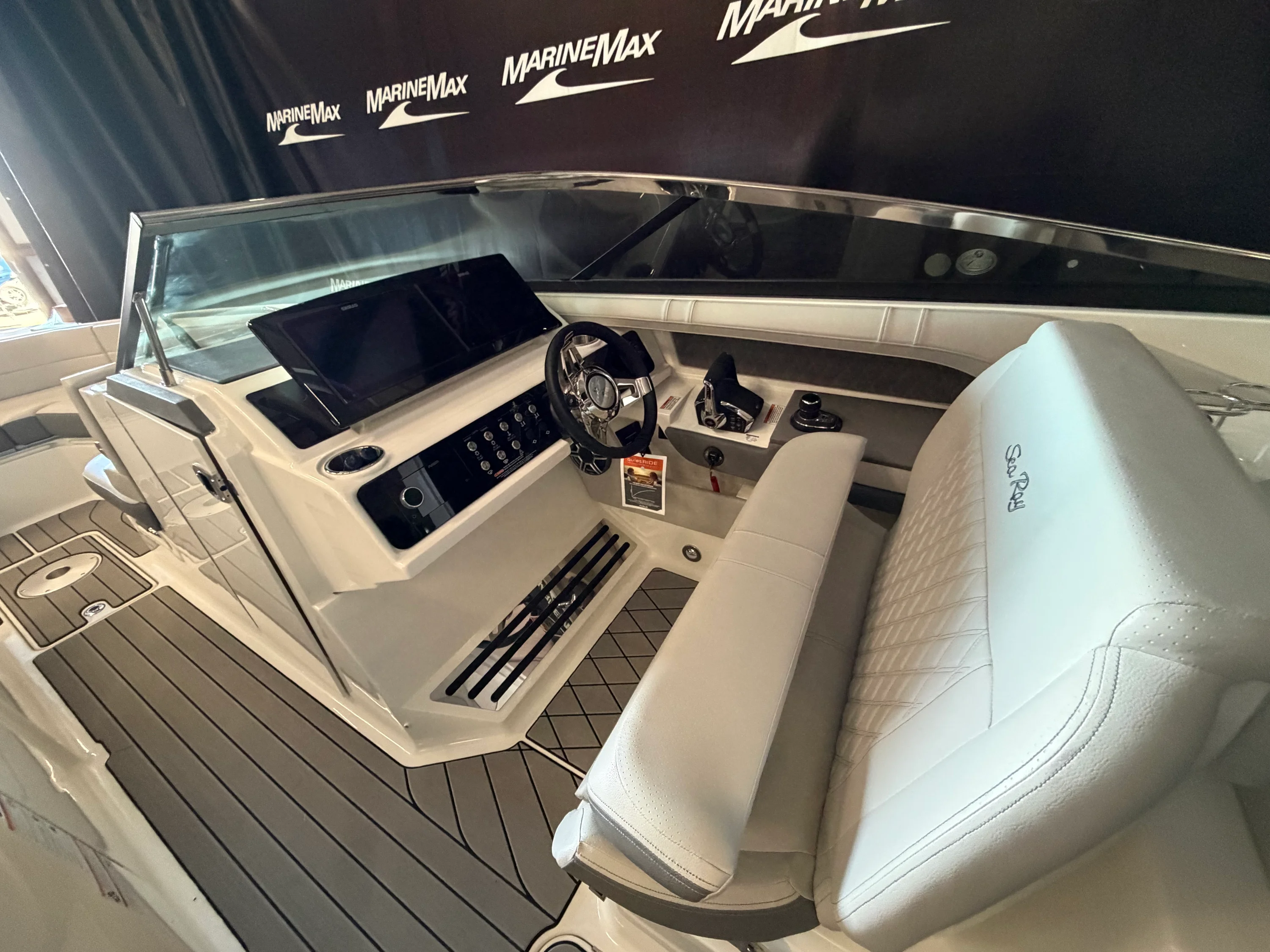 2026 Sea Ray SLX 310 Image Thumbnail #23