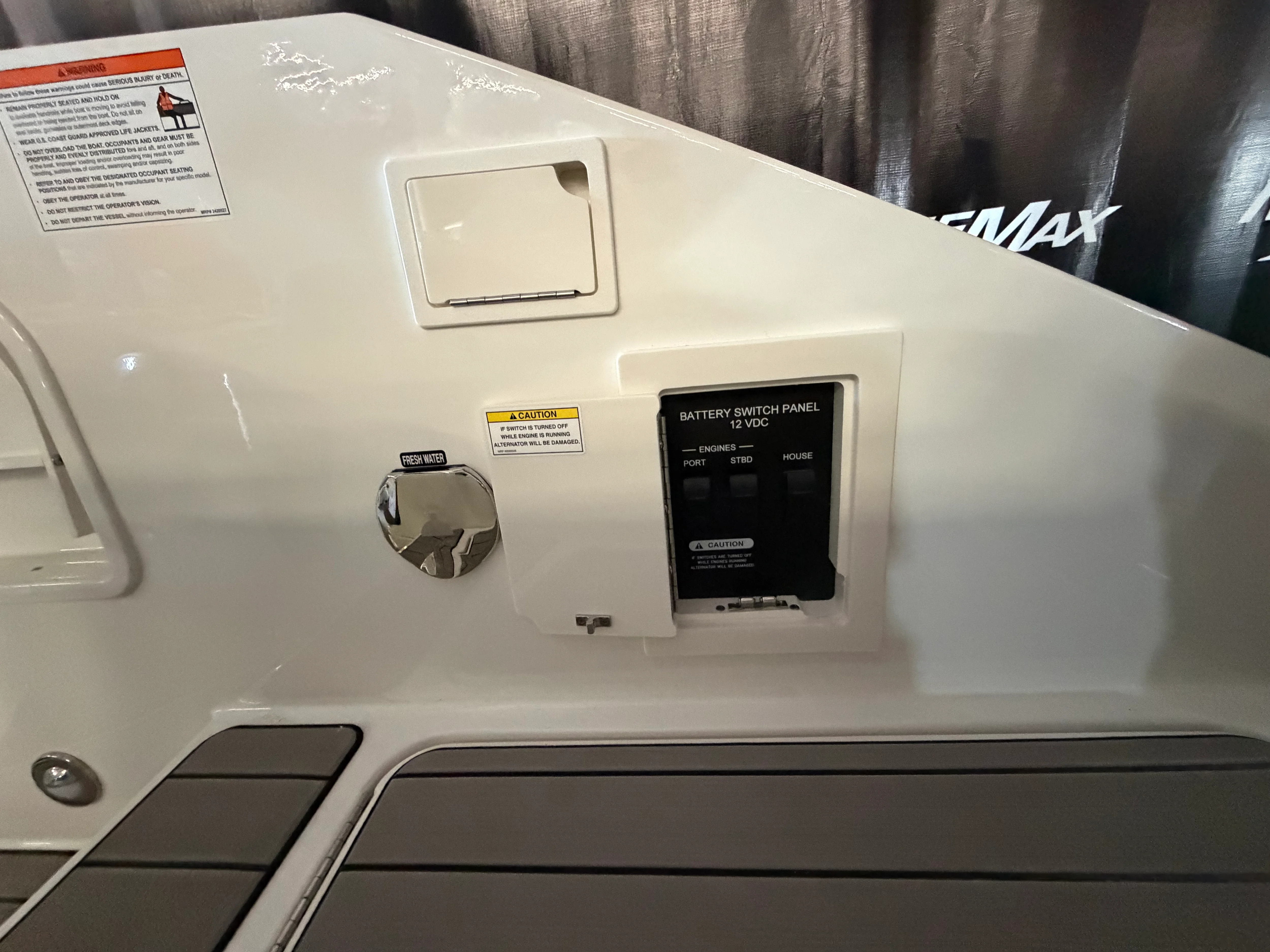 2026 Sea Ray SLX 310 Image Thumbnail #10