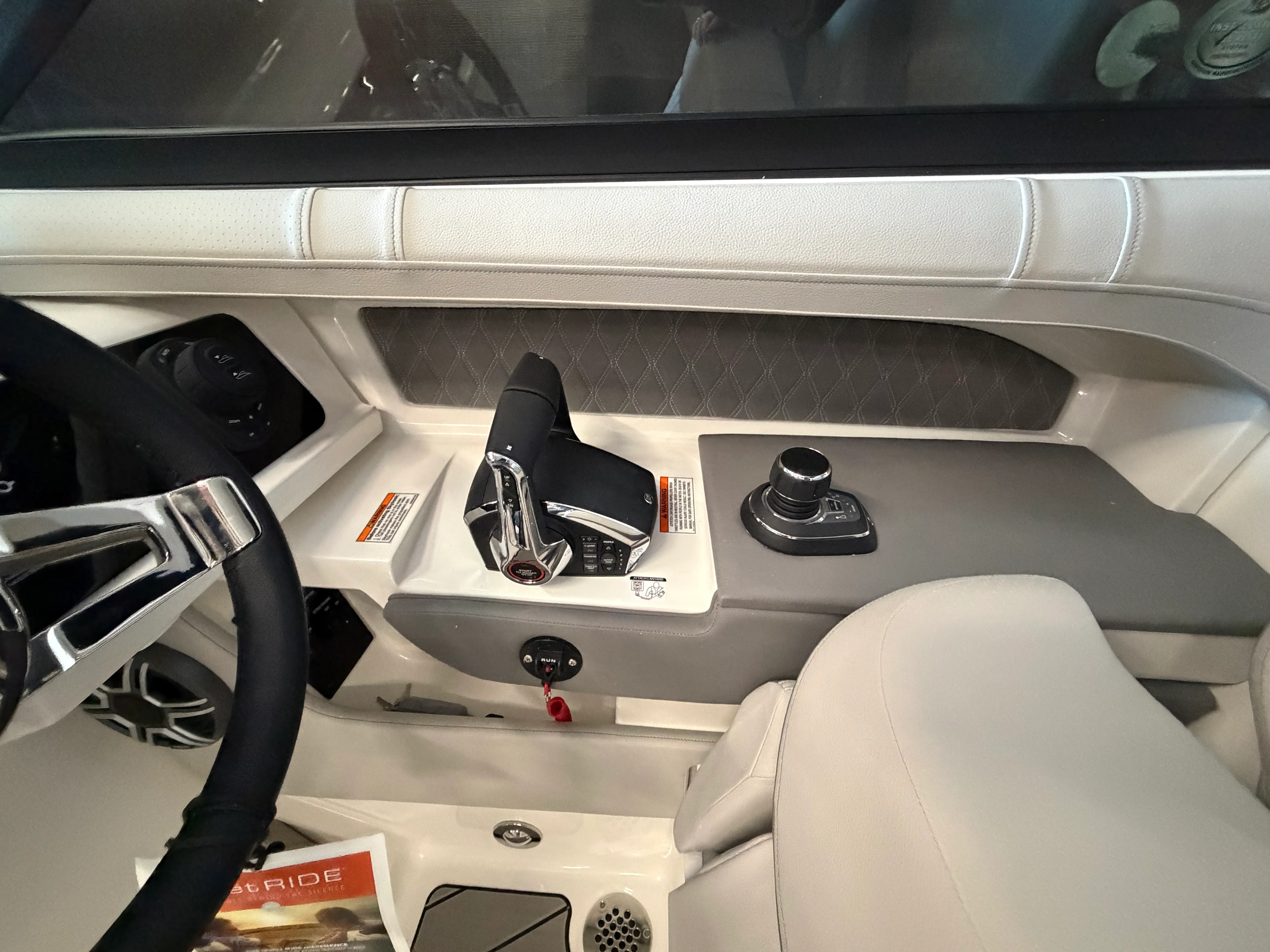 2026 Sea Ray SLX 310 Image Thumbnail #27