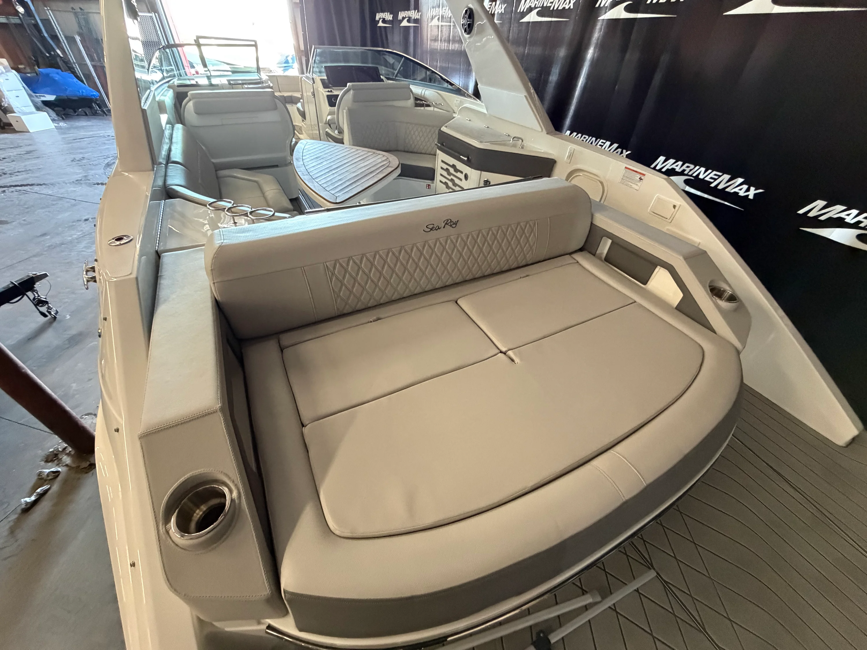 2026 Sea Ray SLX 310 Image Thumbnail #7