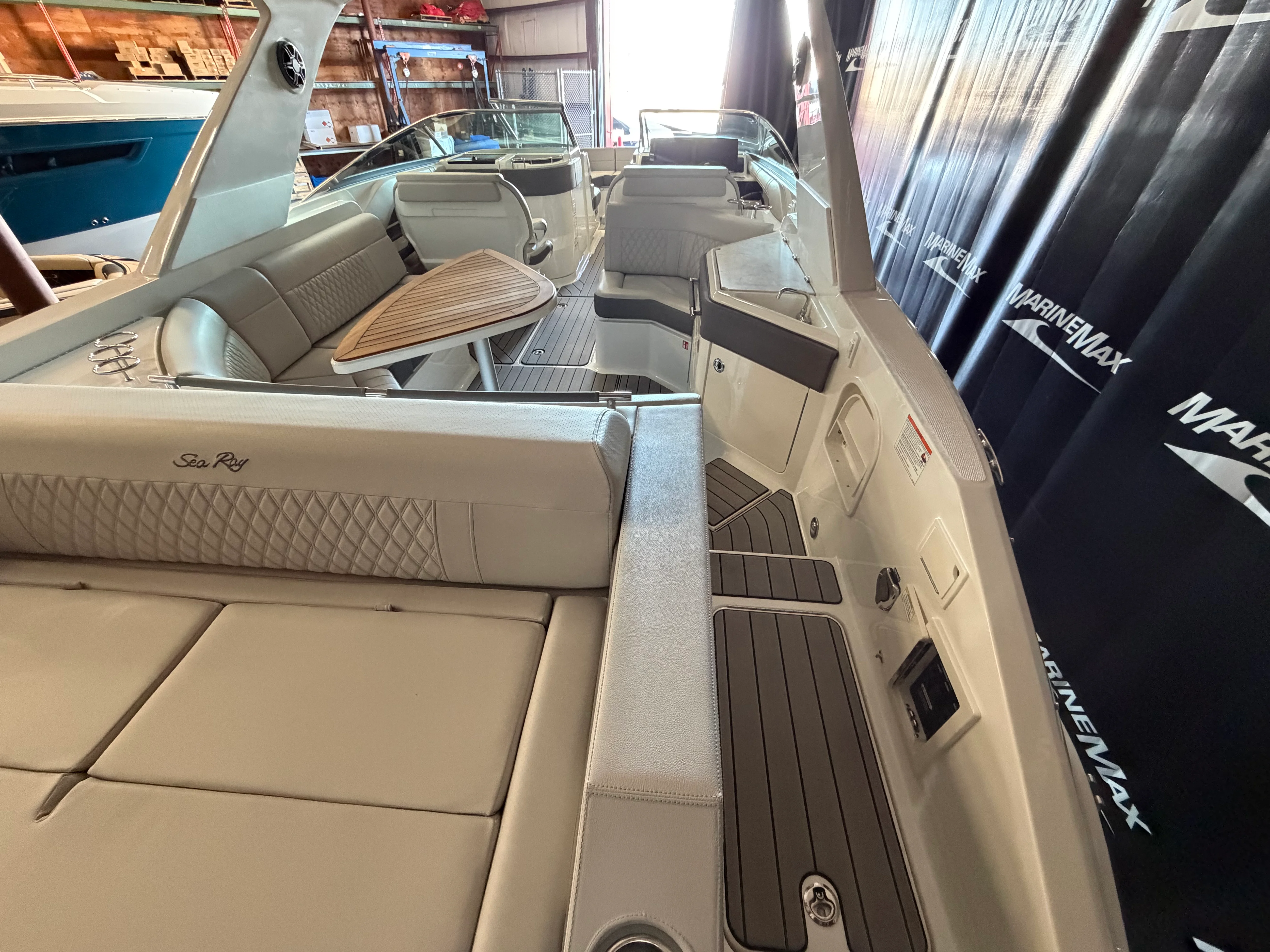 2026 Sea Ray SLX 310 Image Thumbnail #8