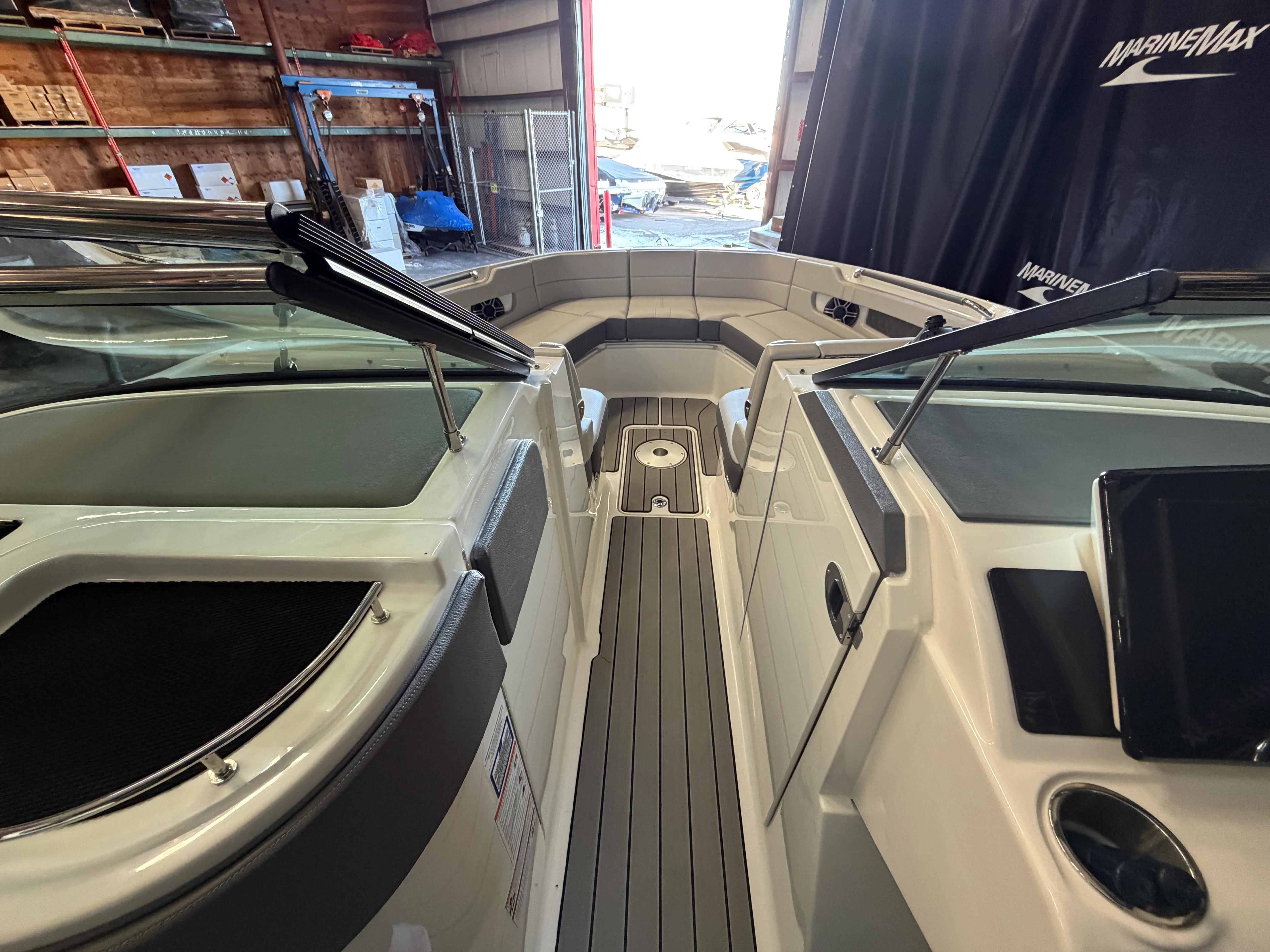 2026 Sea Ray SLX 310 Image Thumbnail #35