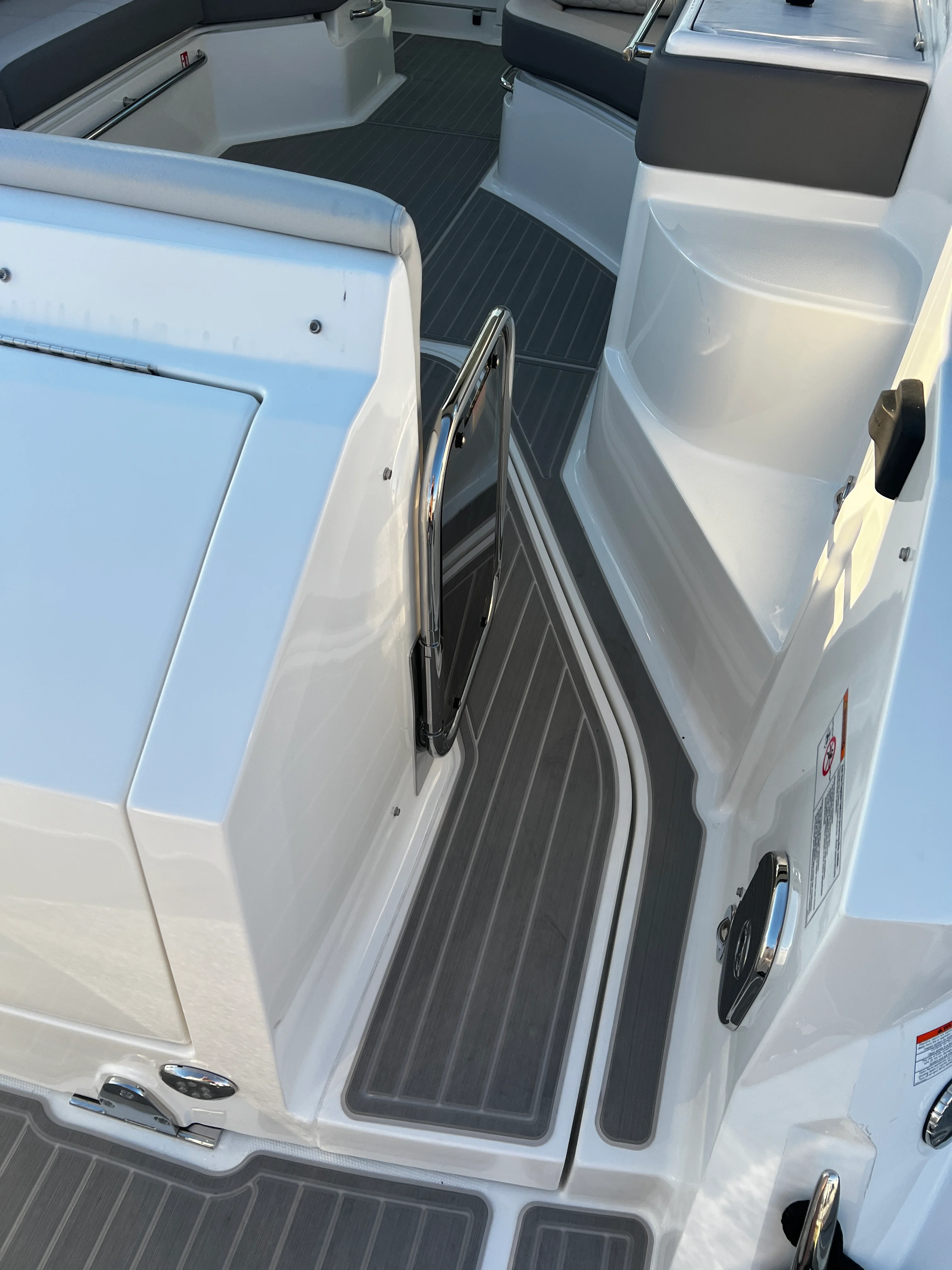 2026 Sea Ray Sundancer 320 Outboard Image Thumbnail #12