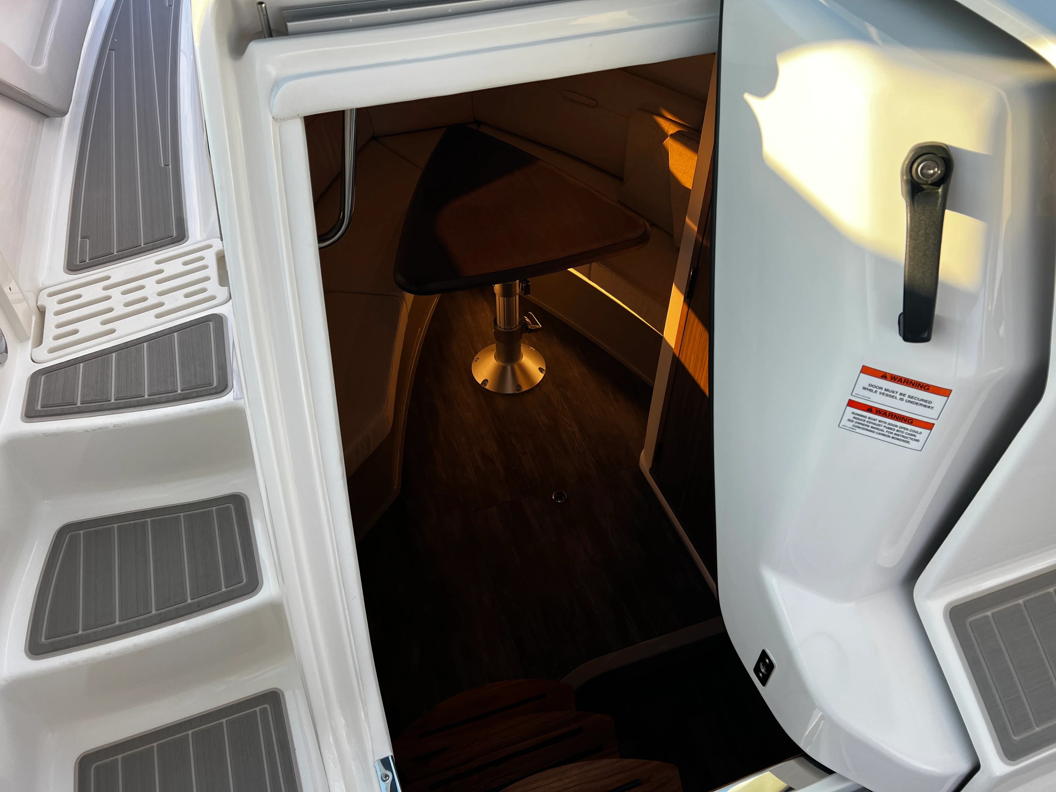 2026 Sea Ray Sundancer 320 Outboard Image Thumbnail #26