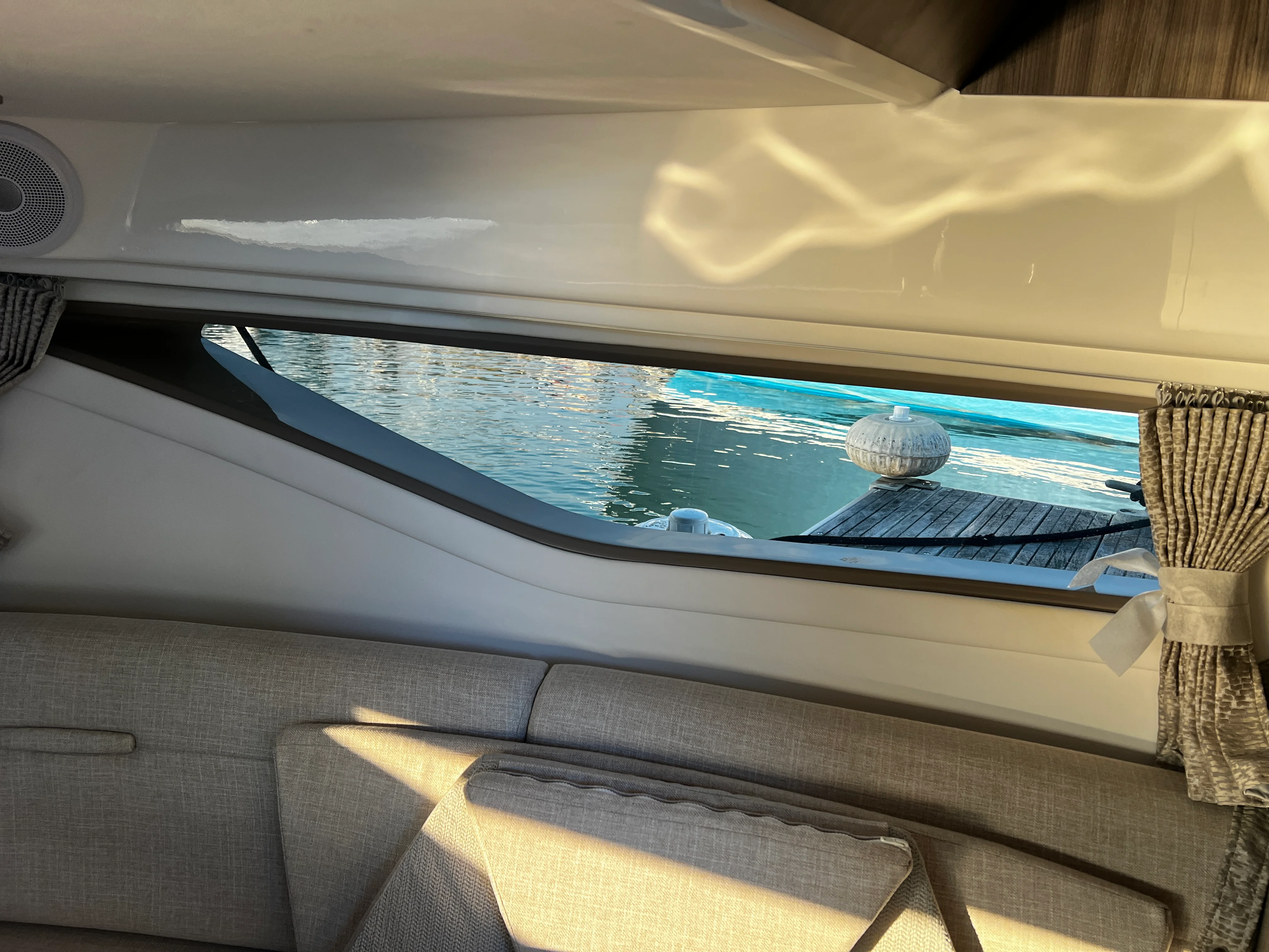 2026 Sea Ray Sundancer 320 Outboard Image Thumbnail #31