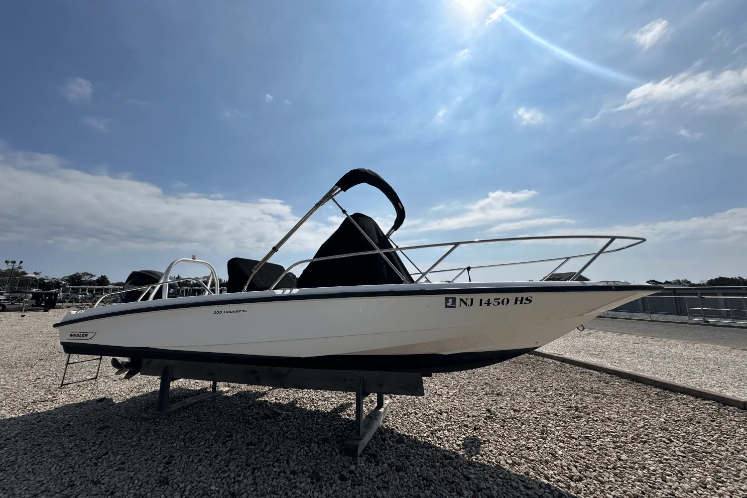 2012 Boston Whaler 200 DAUNTLESS Image Thumbnail #2