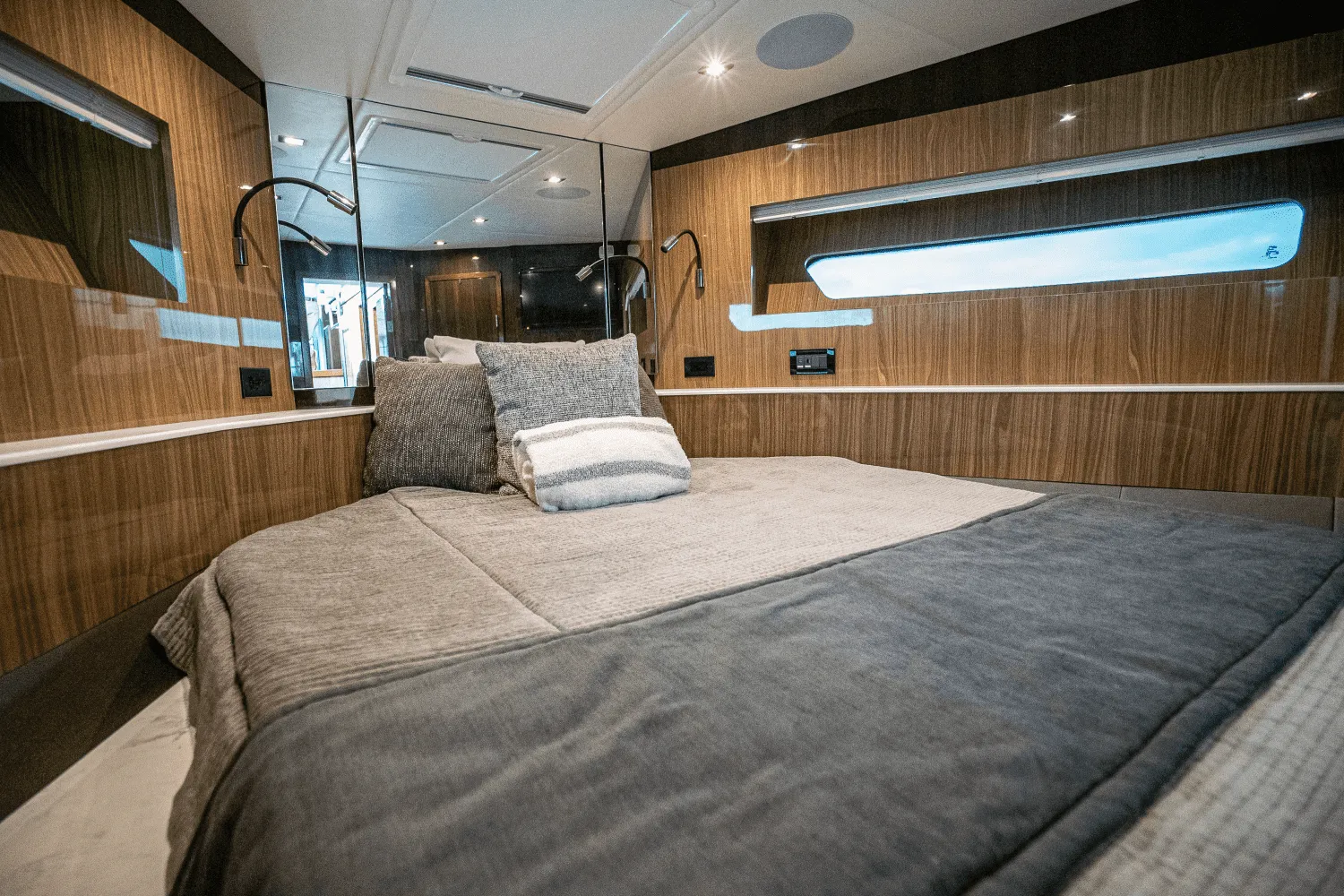 2022 Cruisers Yachts 54 CANTIUS Image Thumbnail #31