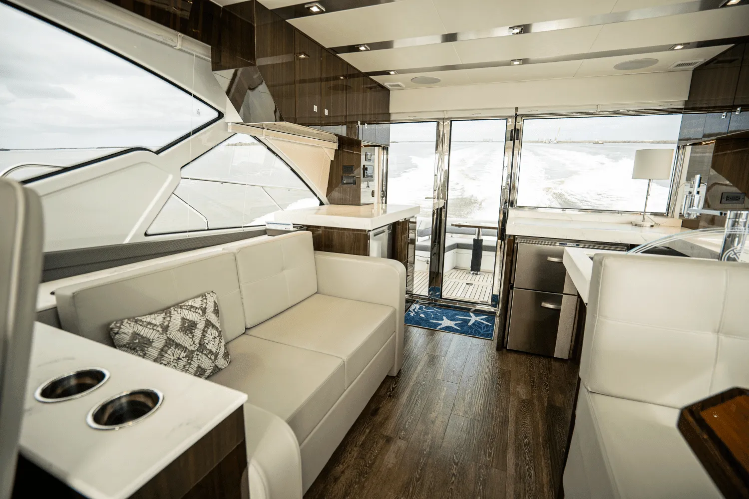 2022 Cruisers Yachts 54 CANTIUS Image Thumbnail #8
