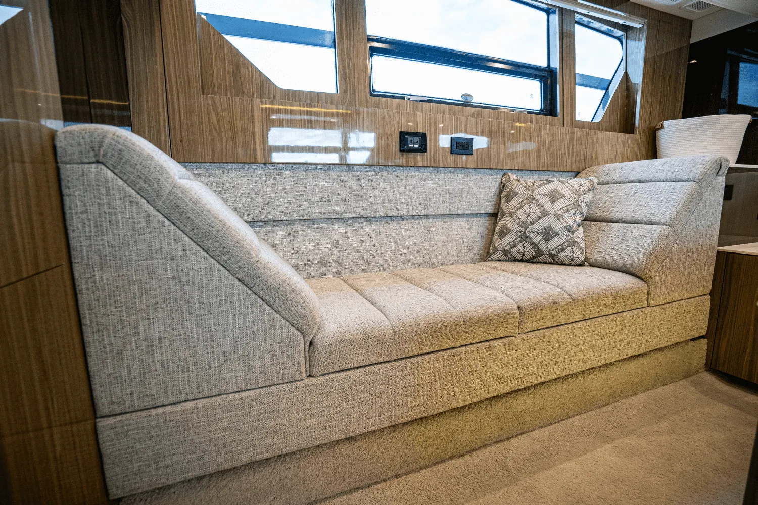 2022 Cruisers Yachts 54 CANTIUS Image Thumbnail #18