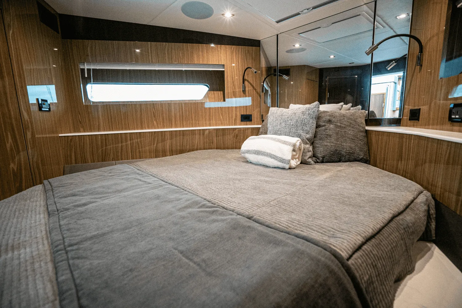 2022 Cruisers Yachts 54 CANTIUS Image Thumbnail #30