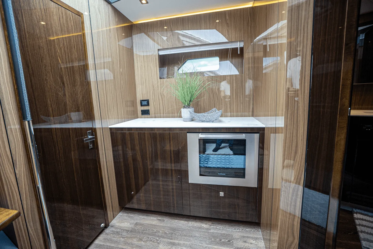 2022 Cruisers Yachts 54 CANTIUS Image Thumbnail #16