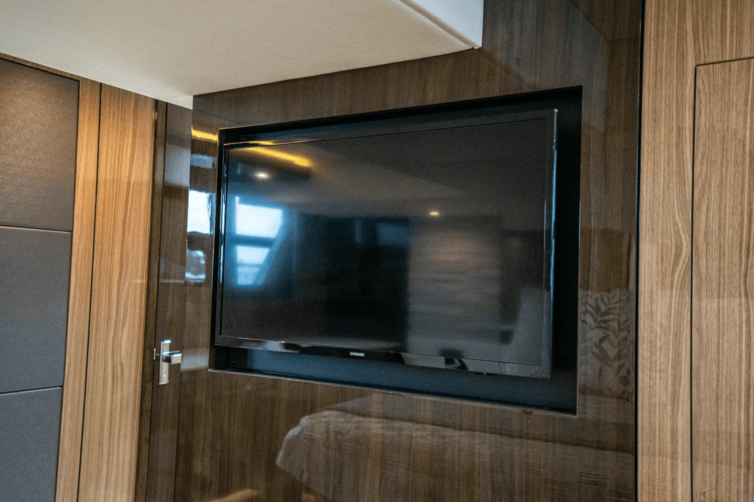 2022 Cruisers Yachts 54 CANTIUS Image Thumbnail #20