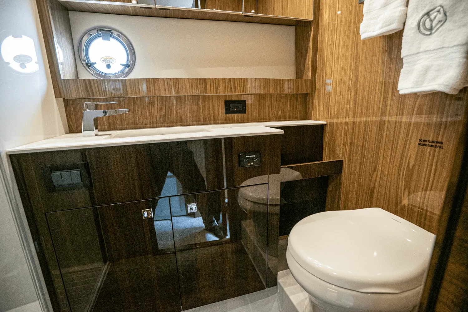 2022 Cruisers Yachts 54 CANTIUS Image Thumbnail #22
