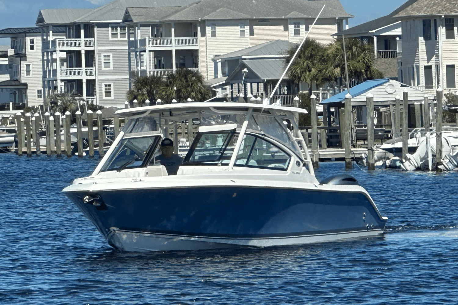 2021 Pursuit DC 266 Image Thumbnail #3