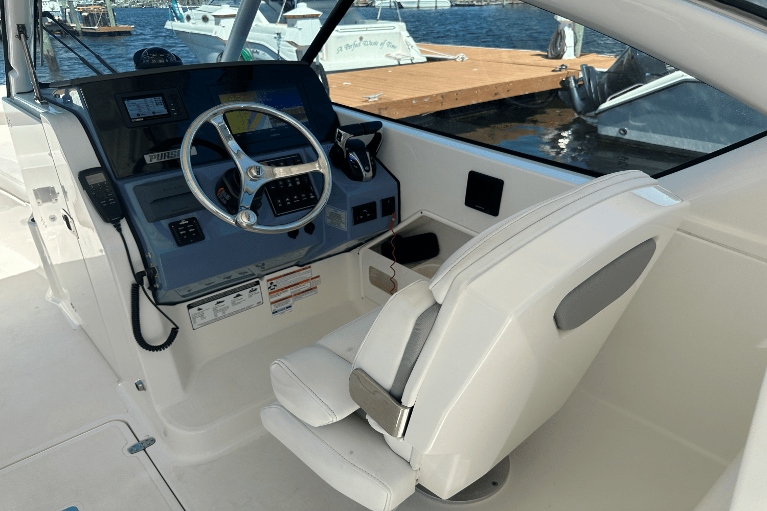 2021 Pursuit DC 266 Image Thumbnail #5