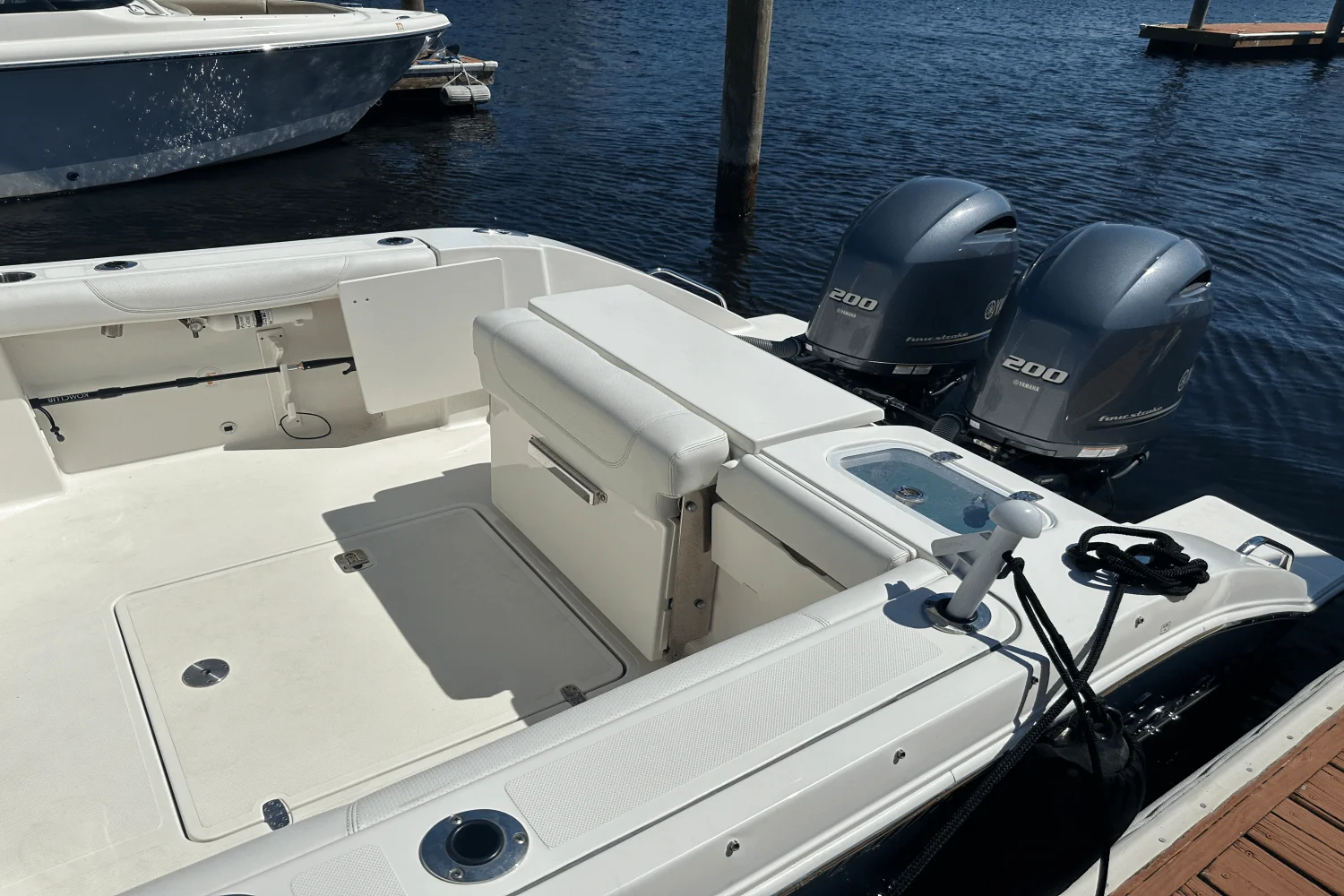 2021 Pursuit DC 266 Image Thumbnail #10