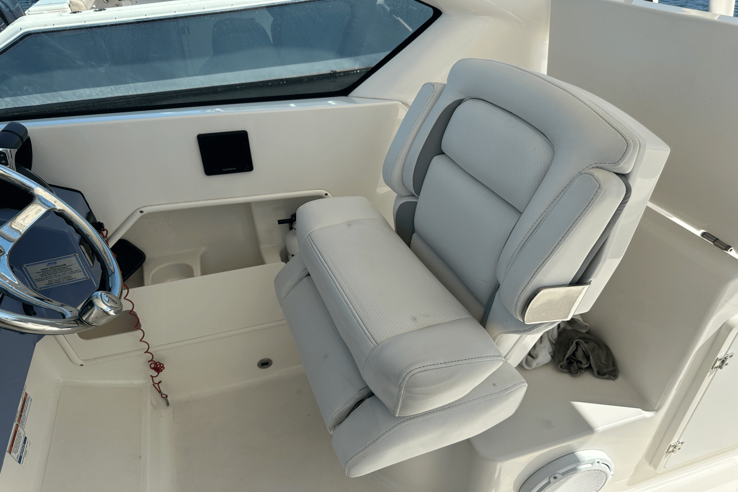 2021 Pursuit DC 266 Image Thumbnail #24